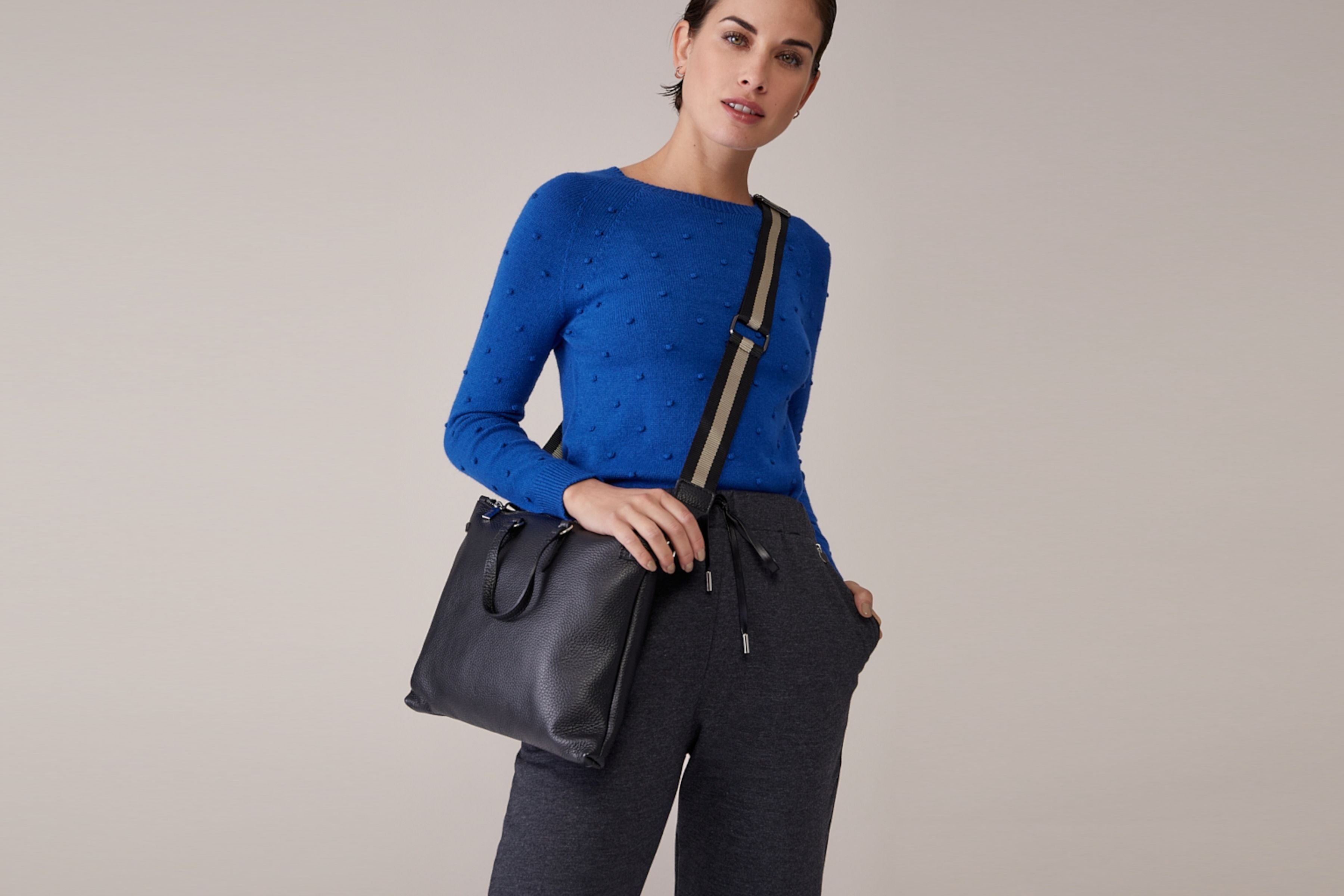 Cómo combinar un pantalón gris para diferentes looks - Lolitas&L