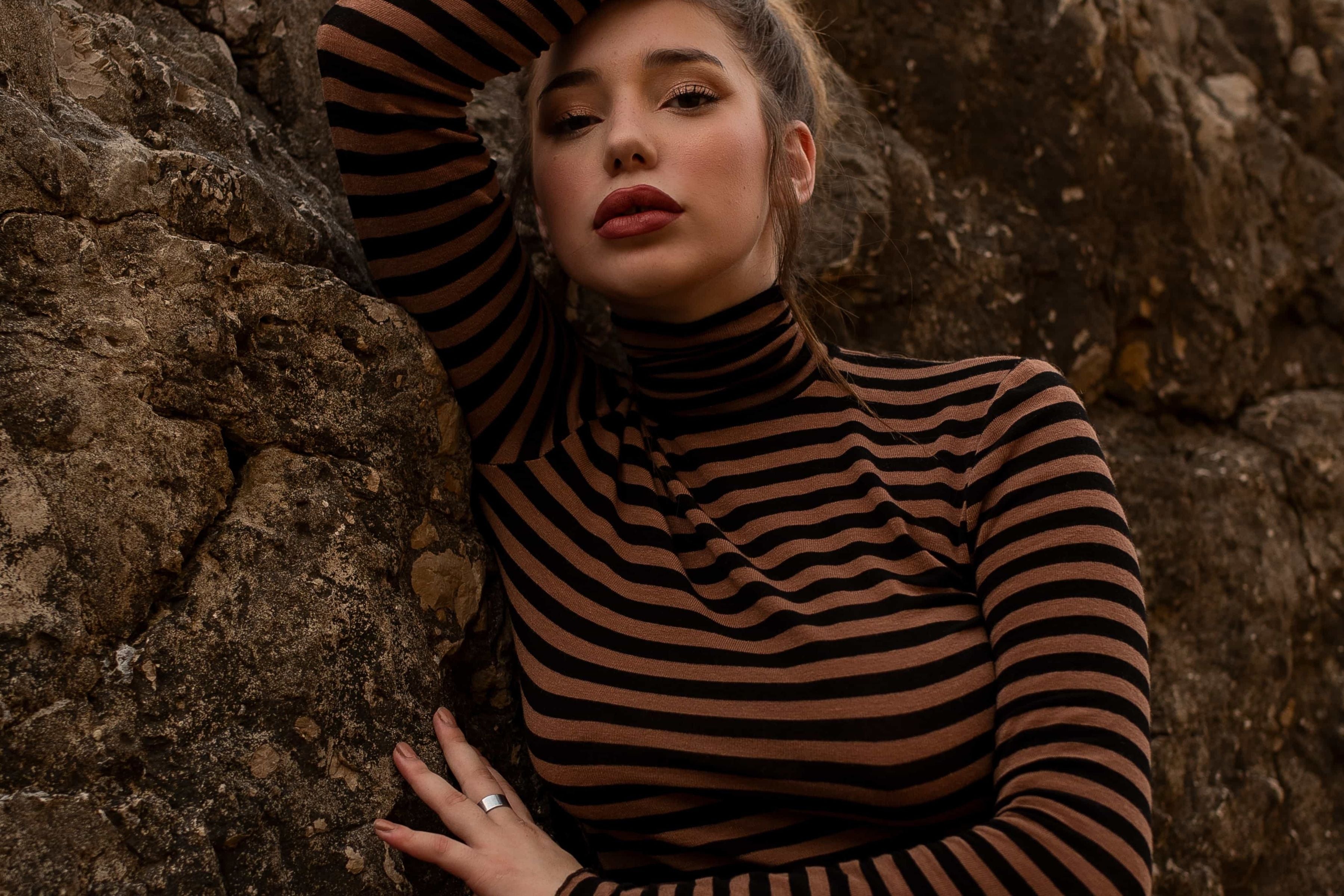 Los mejores escotes para mujeres con mucho pecho - Lolitas&L