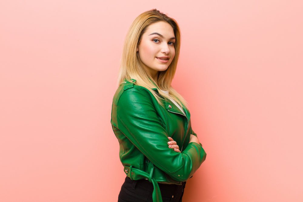 ¿No sabes combinar una chaqueta verde de mujer? Aquí tienes algunos consejos - Lolitas&L