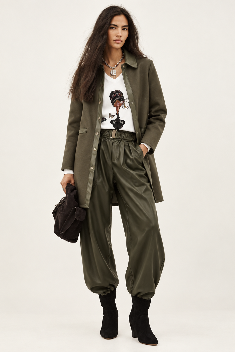 Abrigo Recto Verde Militar en Scuba Modal con Vistas en Similpiel – Lolitas&L