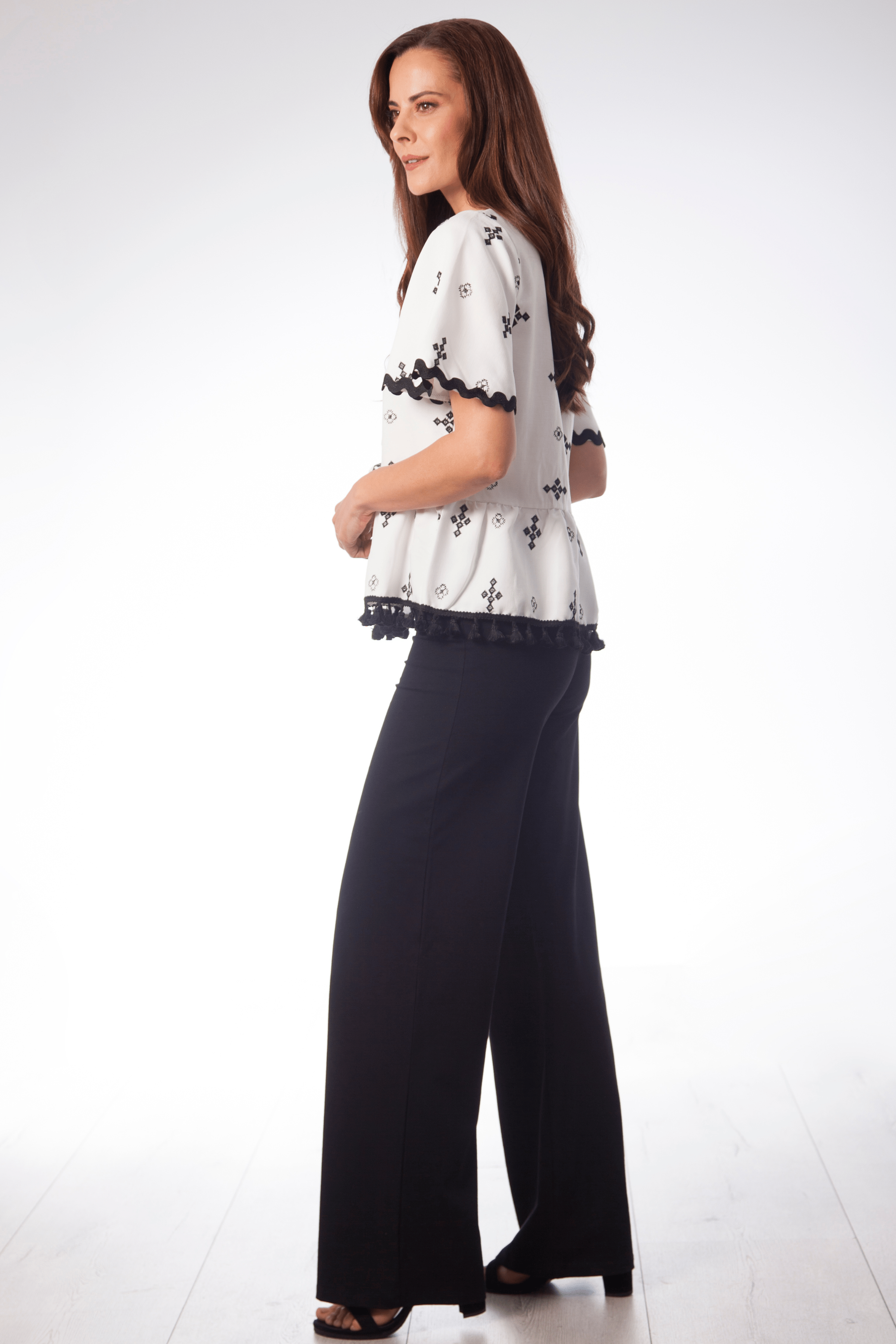 Camisa blanca bordado etnico con lazos Lolitas&L - lolitasyl.com