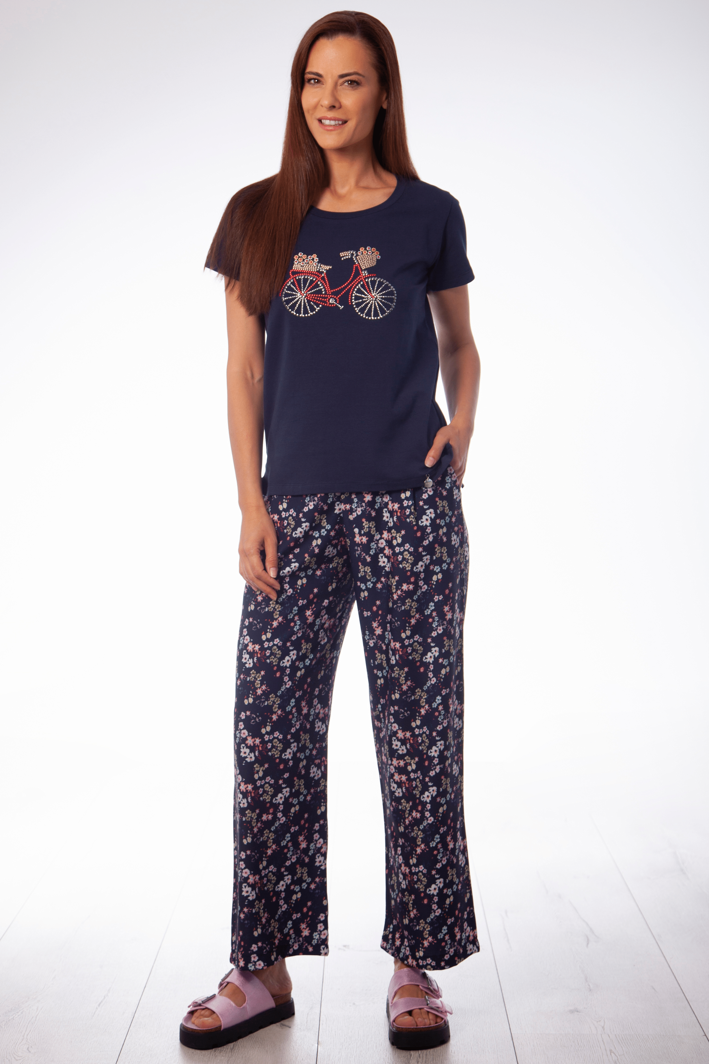 Camiseta azul marino con bicicleta bordada Lolitas&L - lolitasyl.com