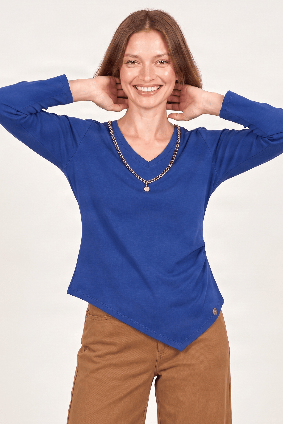 Camiseta azul punto asimetrica con collar Lolitas&L - lolitasyl.com