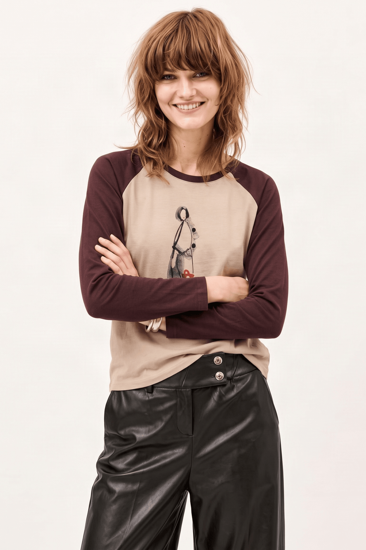 Camiseta Bicolor Beige de Algodón con Estampado Digital y Piedras – Lolitas&L - lolitasyl.com