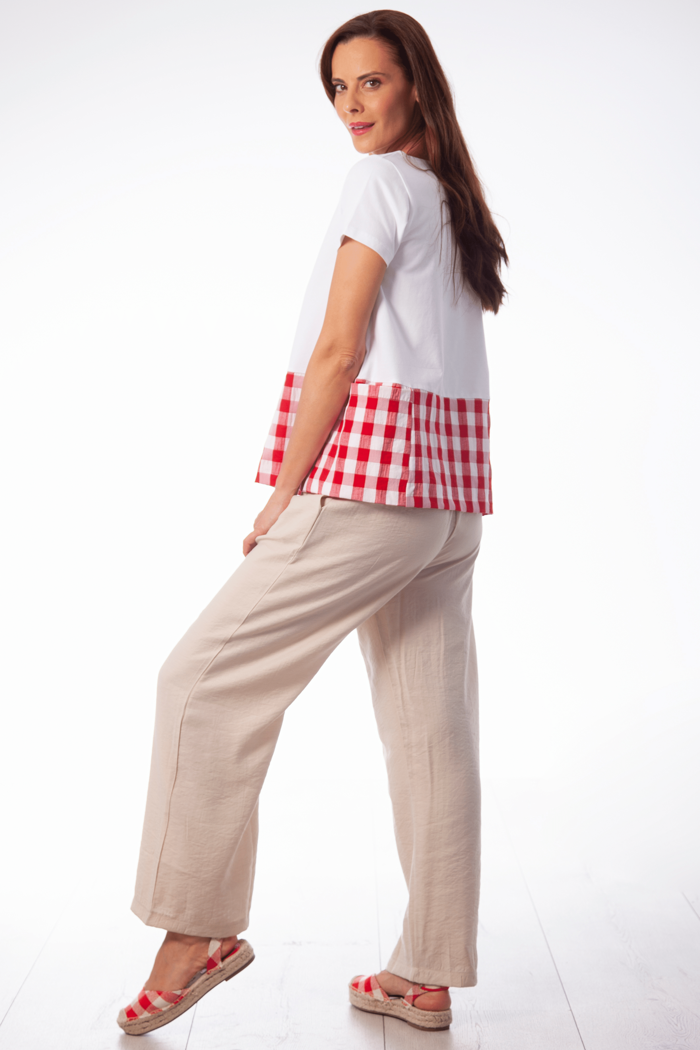 Camiseta blanca alpargata con cuadro vichy rojo Lolitas&L - lolitasyl.com