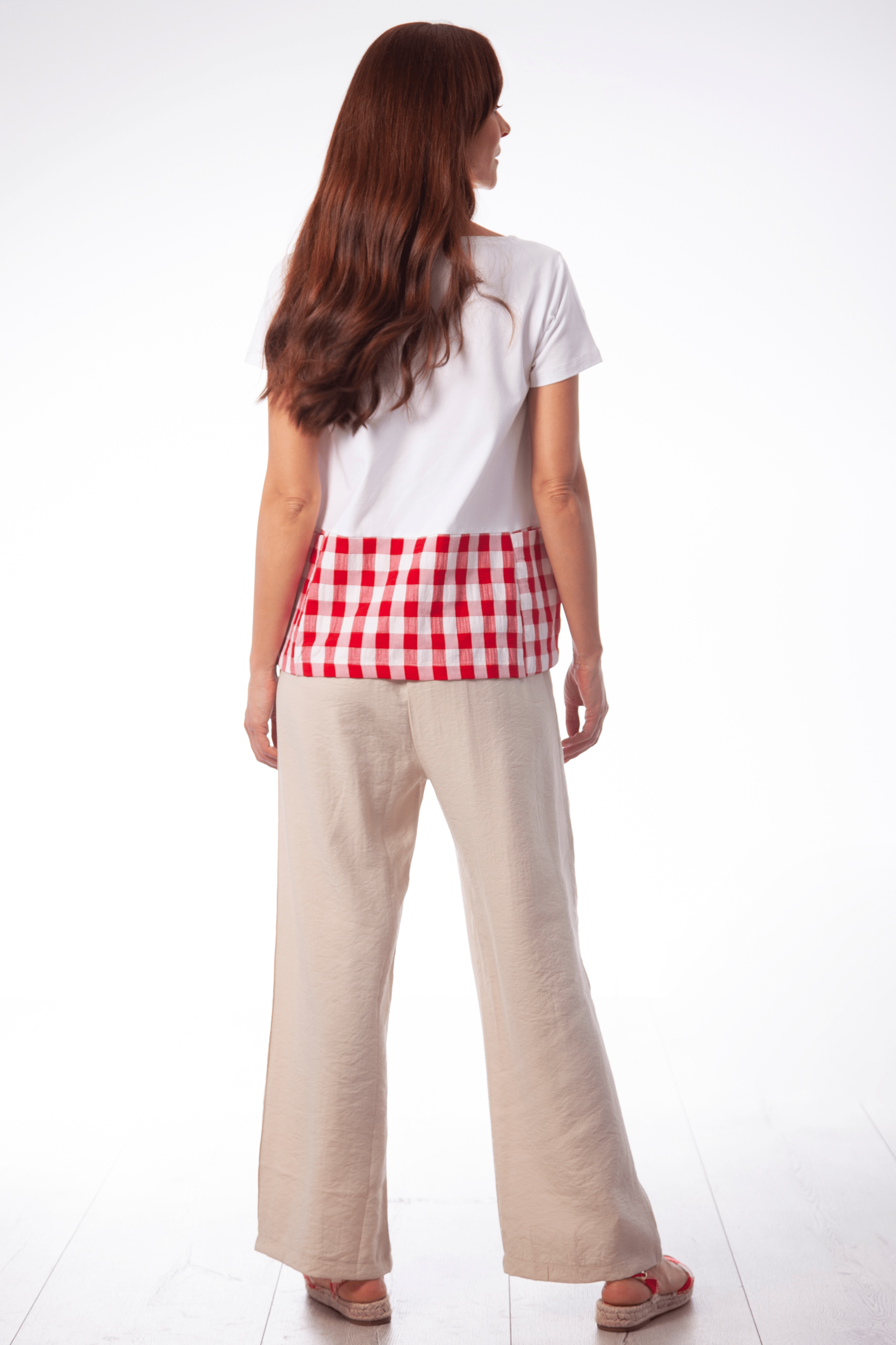 Camiseta blanca alpargata con cuadro vichy rojo Lolitas&L - lolitasyl.com