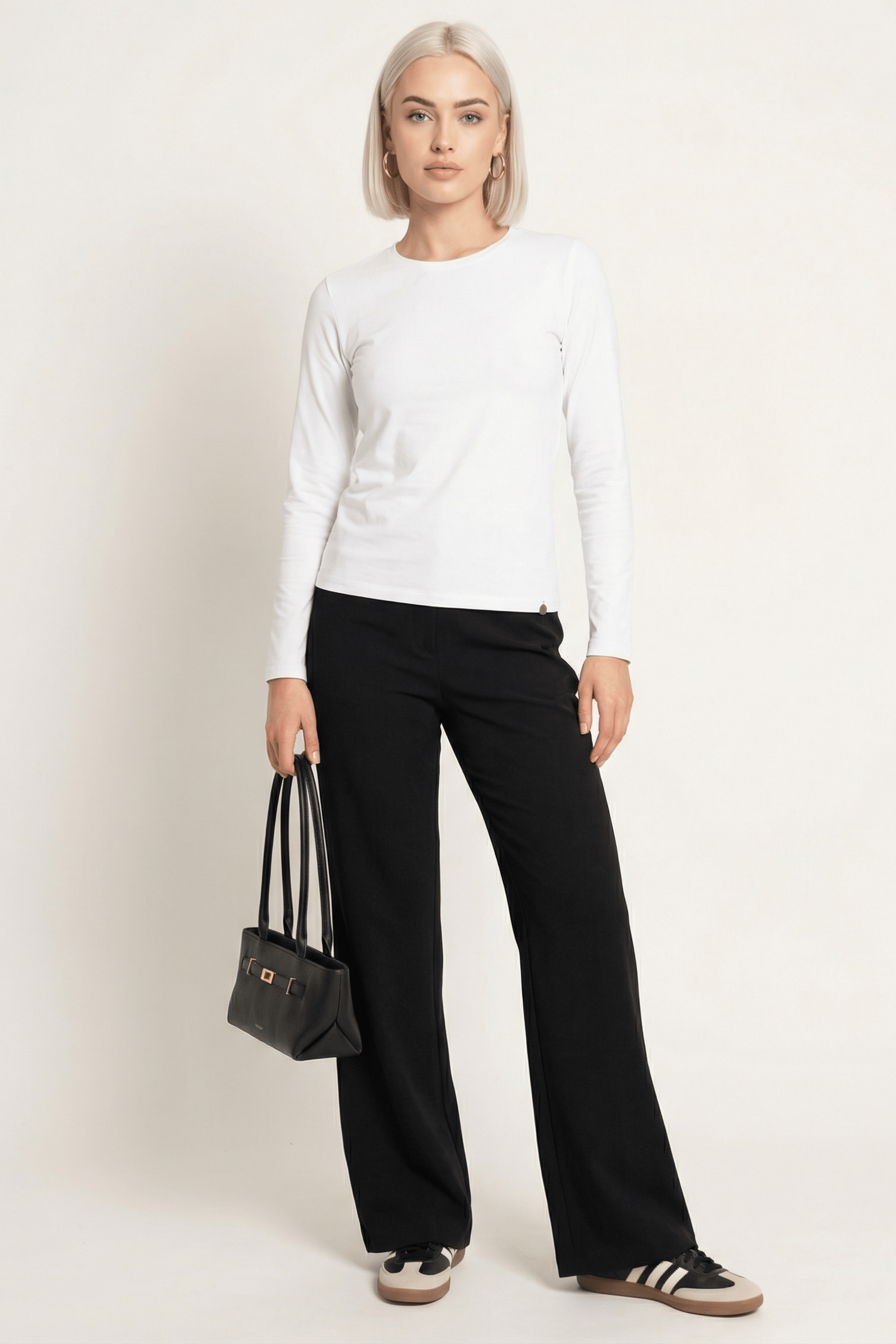 Camiseta blanca basica con escote caja y manga larga Lolitas&L - lolitasyl.com