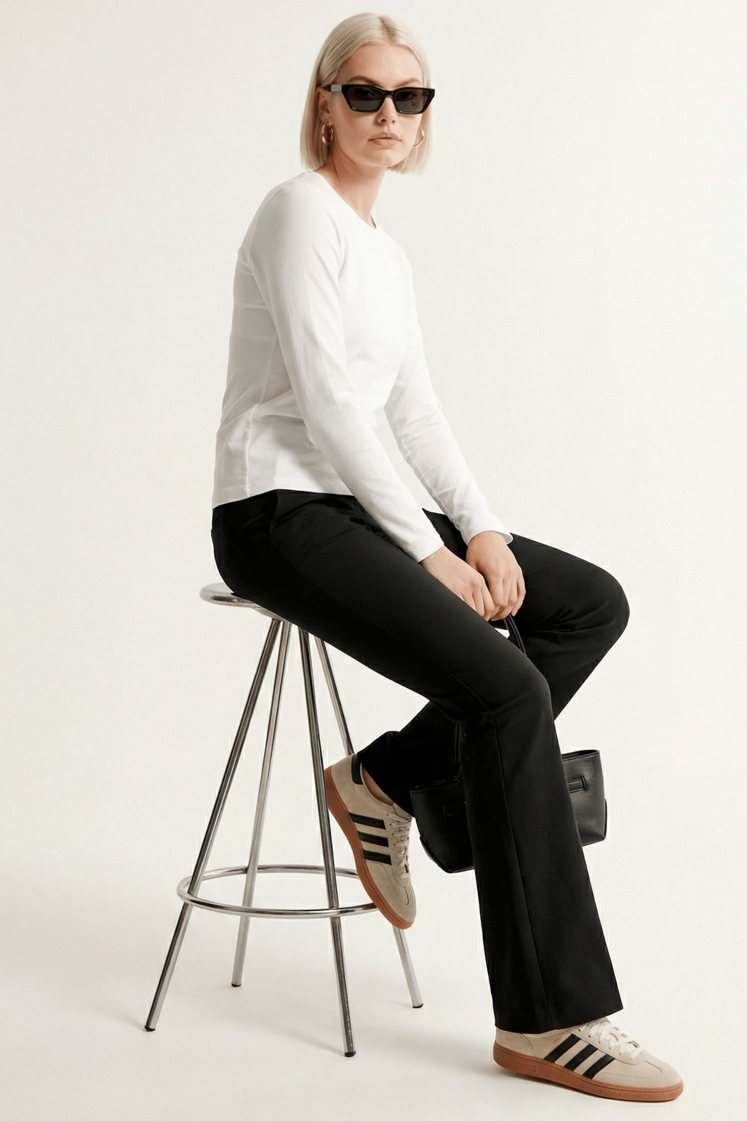 Camiseta blanca basica con escote caja y manga larga Lolitas&L - lolitasyl.com