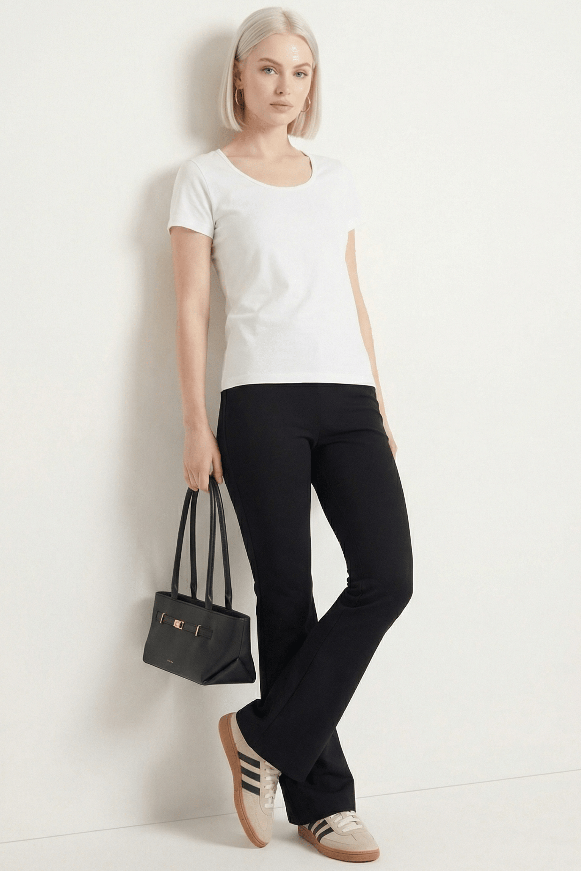 Camiseta blanca basica con escote collar y manga corta Lolitas&L - lolitasyl.com