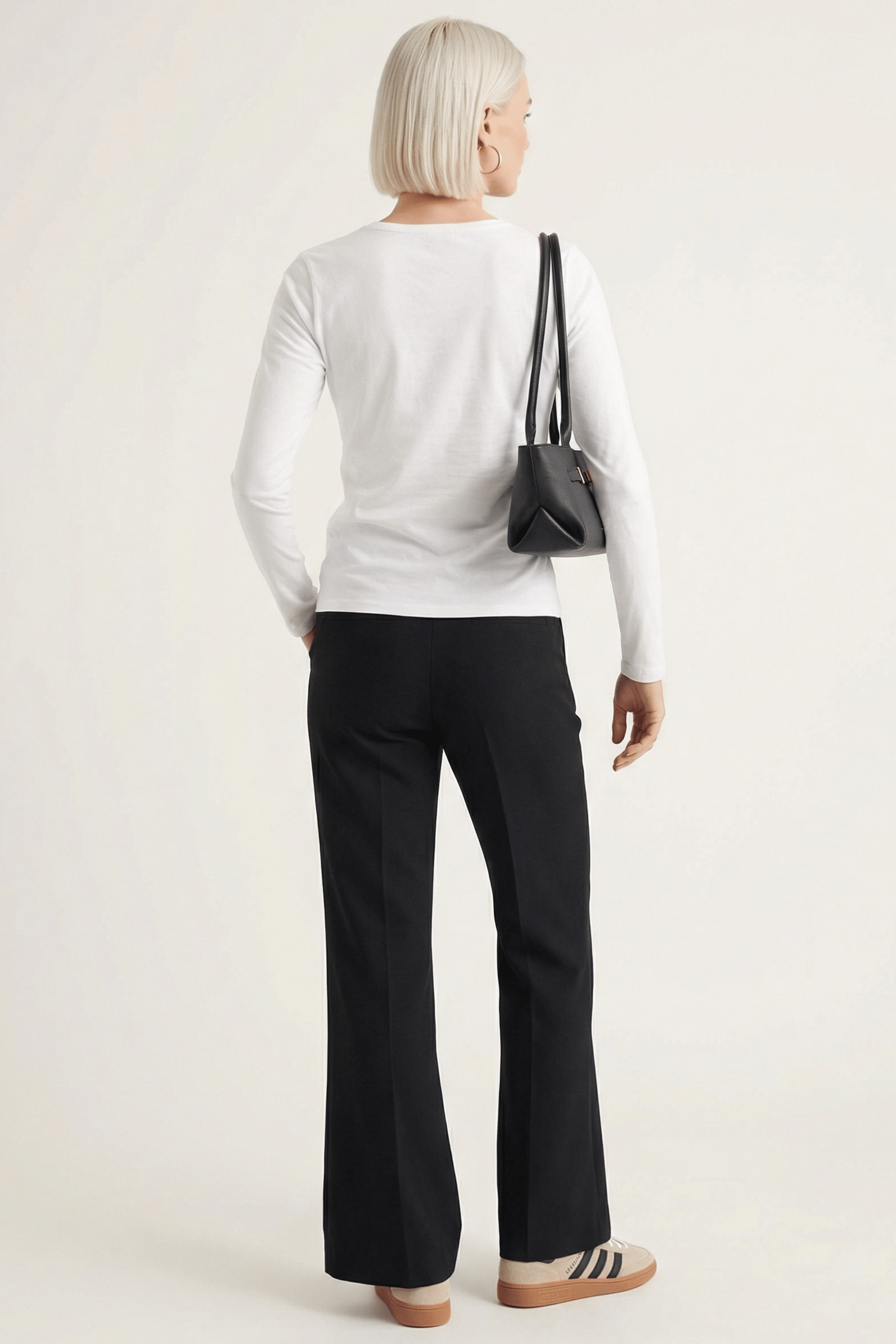 Camiseta blanca basica con escote collar y manga larga Lolitas&L - lolitasyl.com