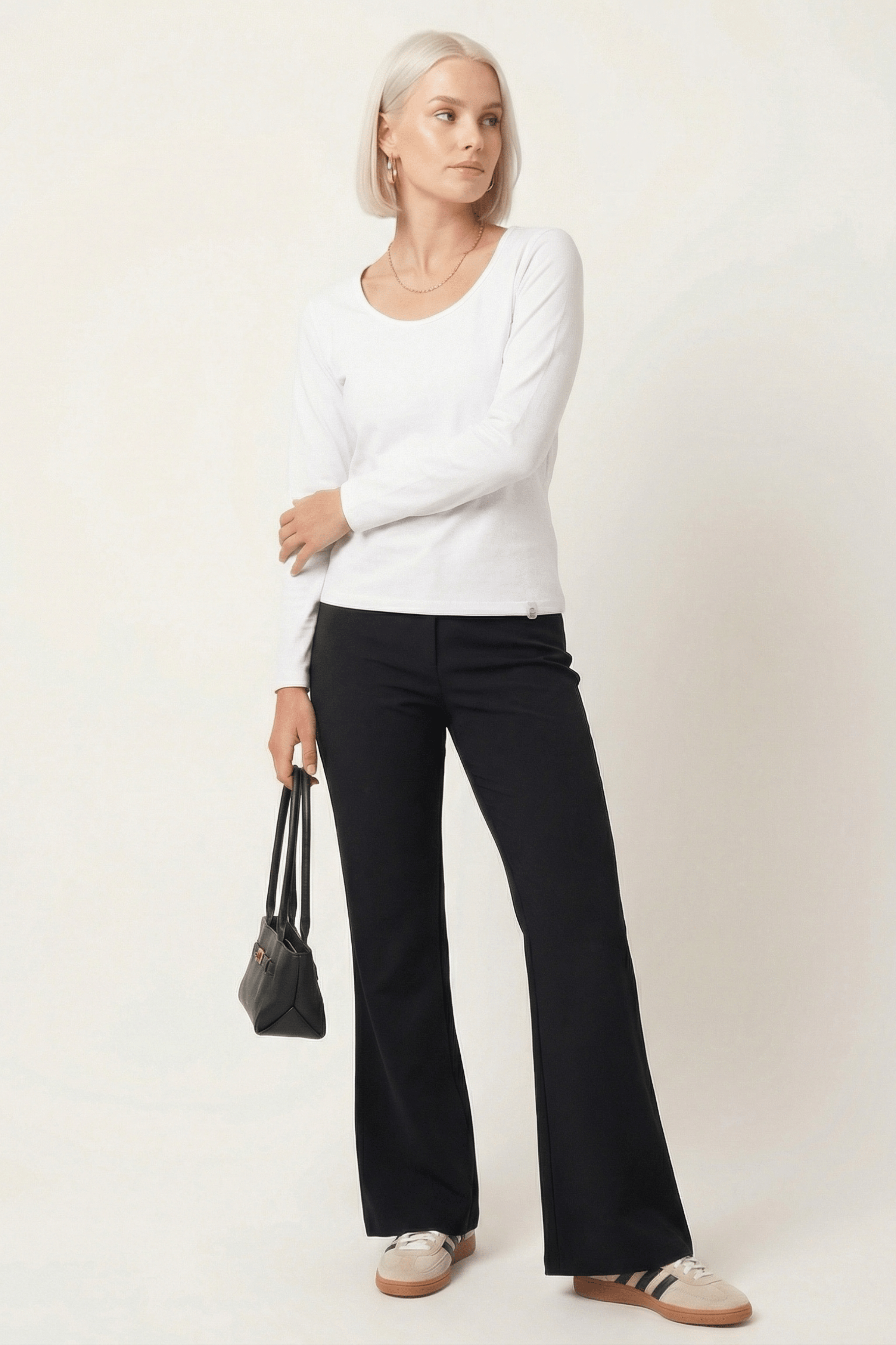 Camiseta blanca basica con escote collar y manga larga Lolitas&L - lolitasyl.com