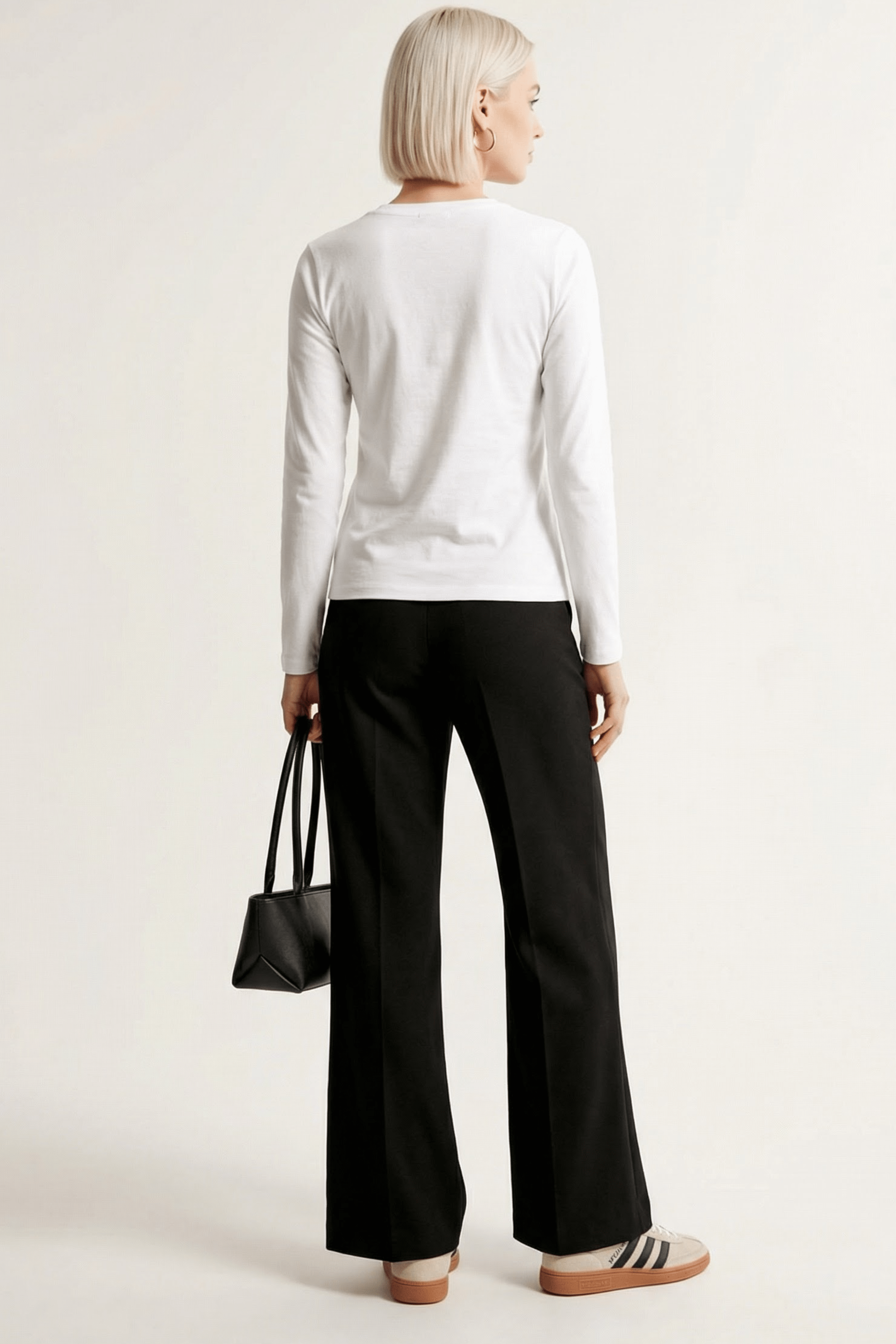 Camiseta blanca basica con escote pico y manga larga Lolitas&L - lolitasyl.com