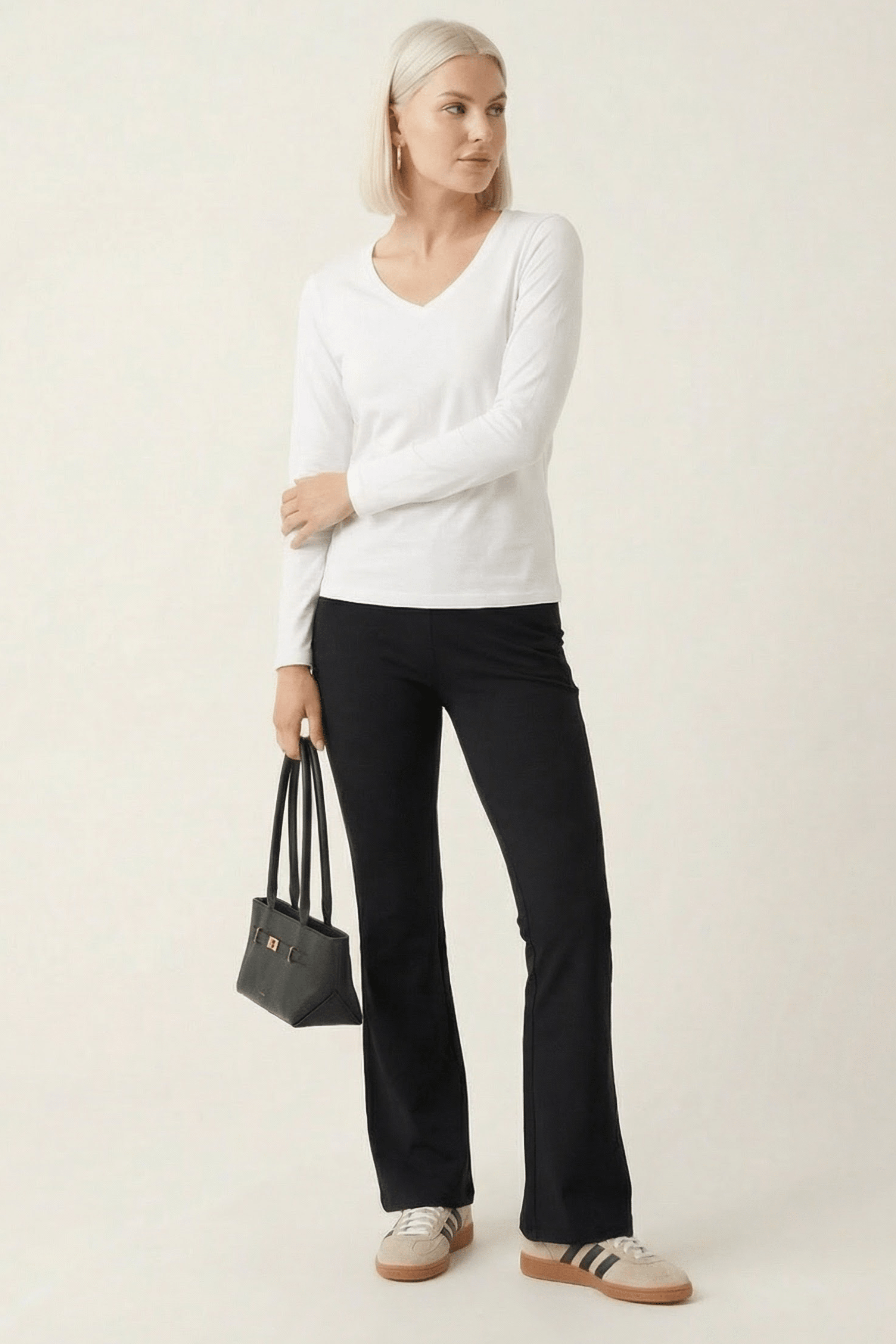 Camiseta blanca basica con escote pico y manga larga Lolitas&L - lolitasyl.com