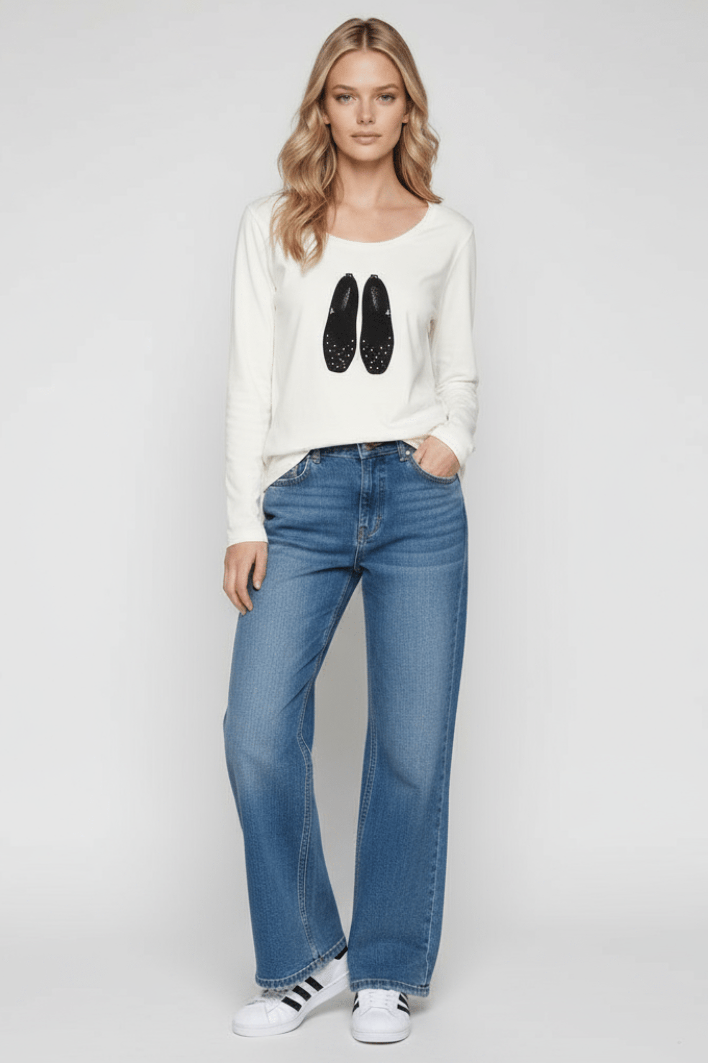 Camiseta blanca bordado bailarinas strass con manga larga Lolitas&L - lolitasyl.com