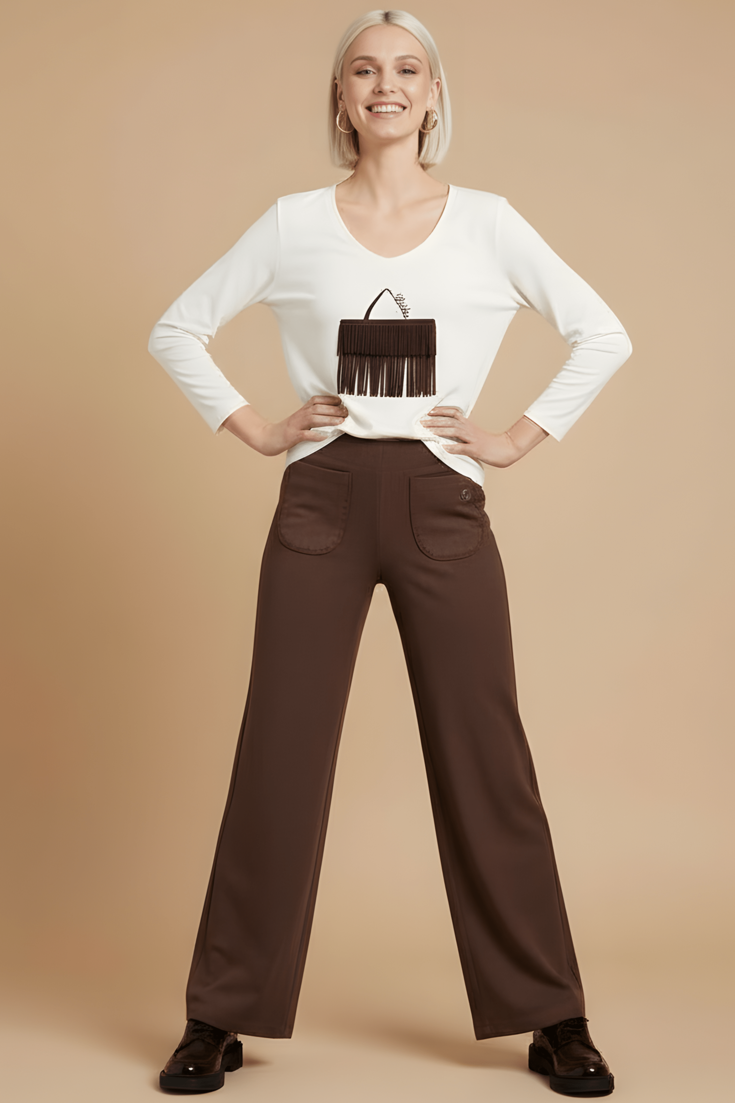 Camiseta blanca con bolsito de flecos marron manga larga Lolitas&L - lolitasyl.com