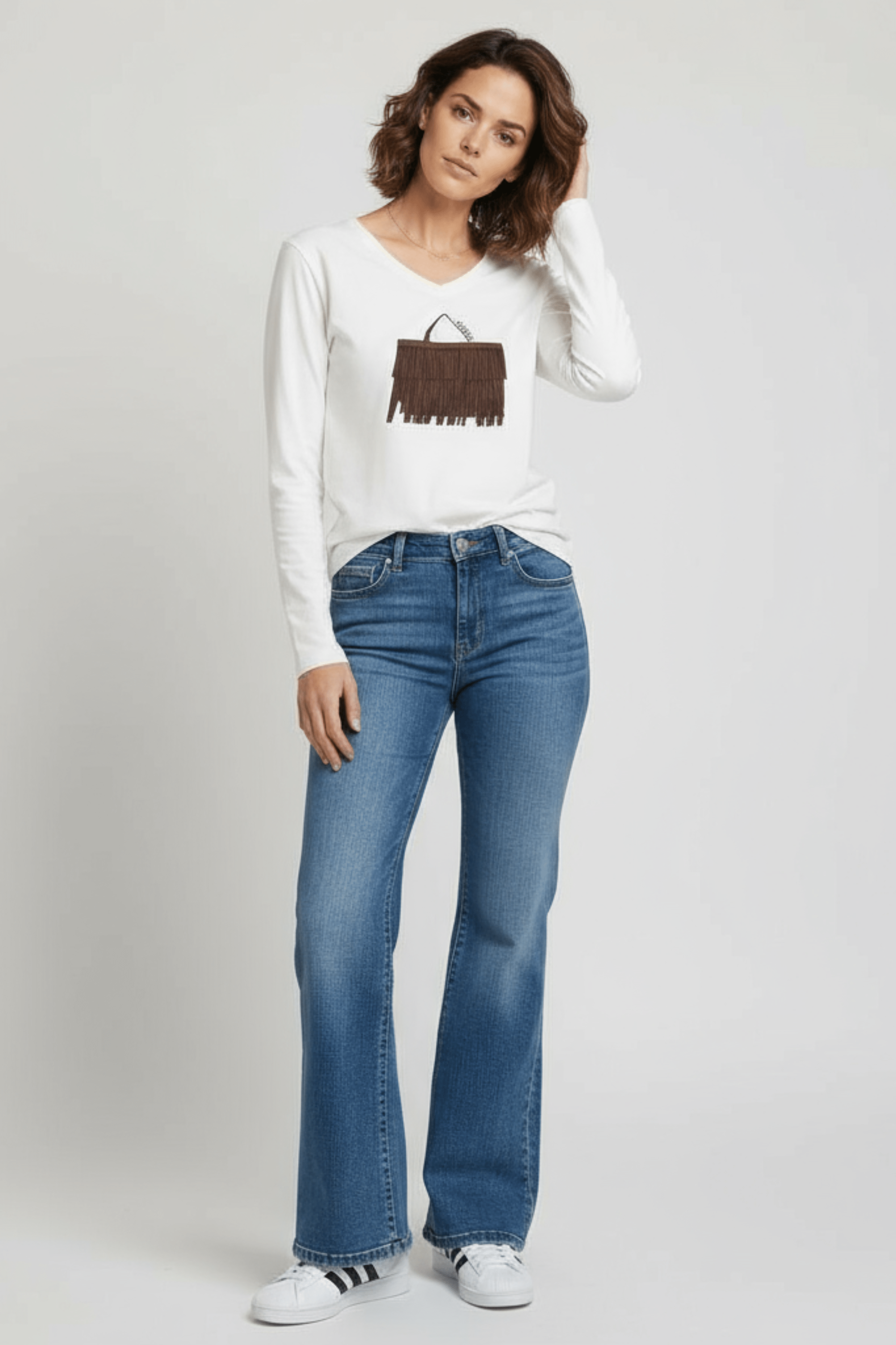 Camiseta blanca con bolsito de flecos marron manga larga Lolitas&L - lolitasyl.com