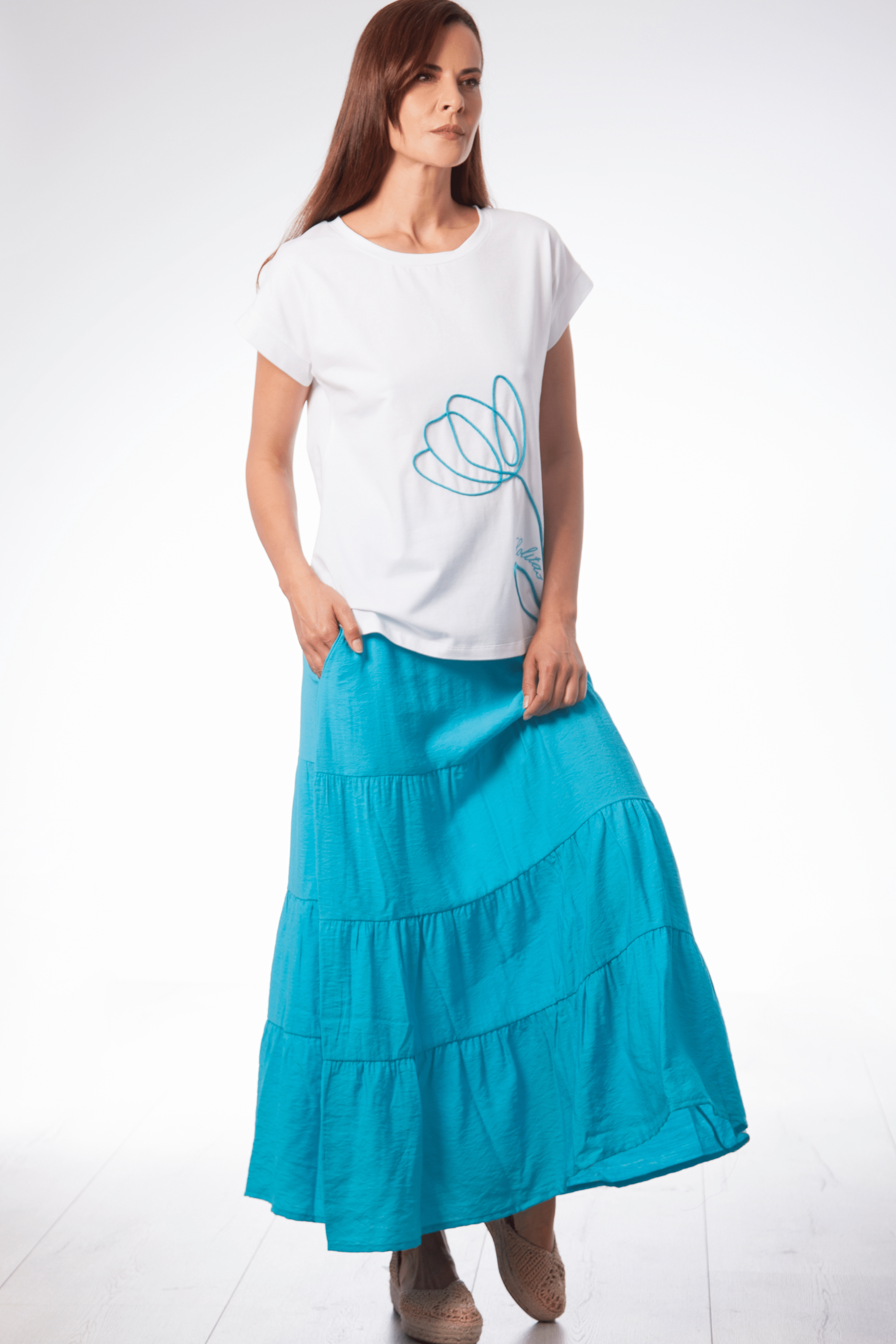 Camiseta blanca con bordado flor en cordon Lolitas&L - lolitasyl.com