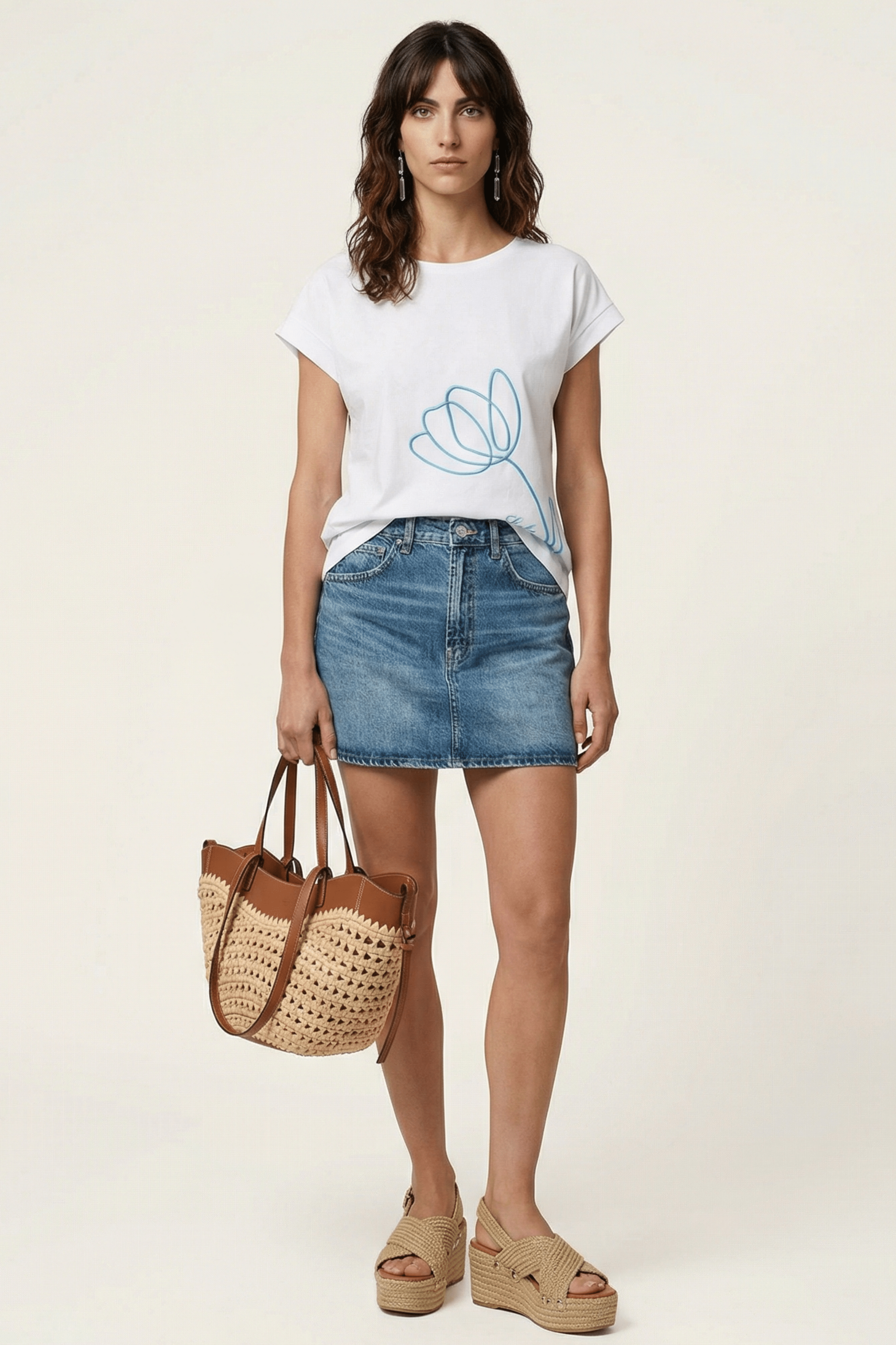 Camiseta blanca con bordado flor en cordon Lolitas&L - lolitasyl.com