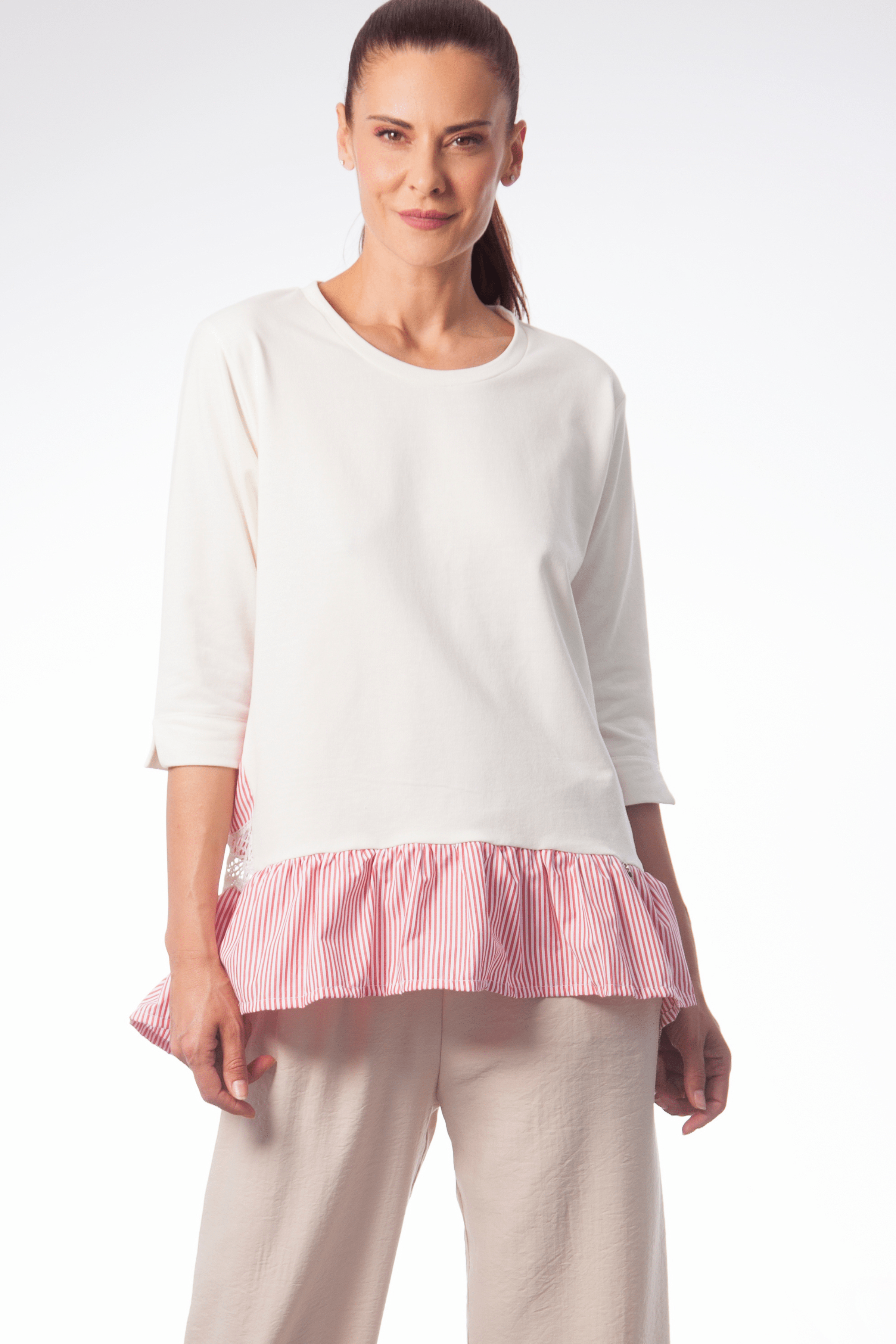 Camiseta blanca con espalda y volante mil rayas rosa Lolitas&L - lolitasyl.com