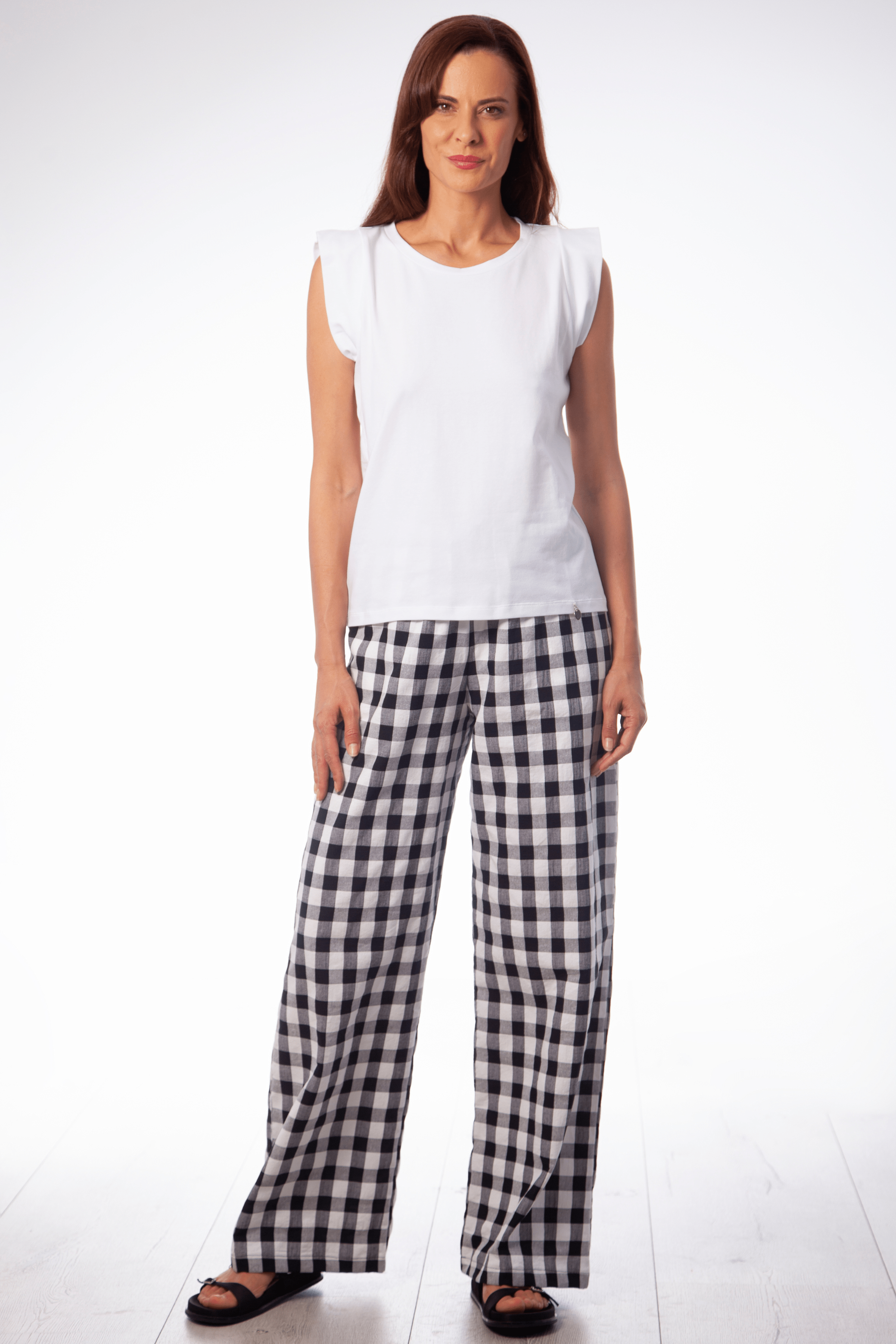 Camiseta blanca con hombrera mini manga Lolitas&L - lolitasyl.com