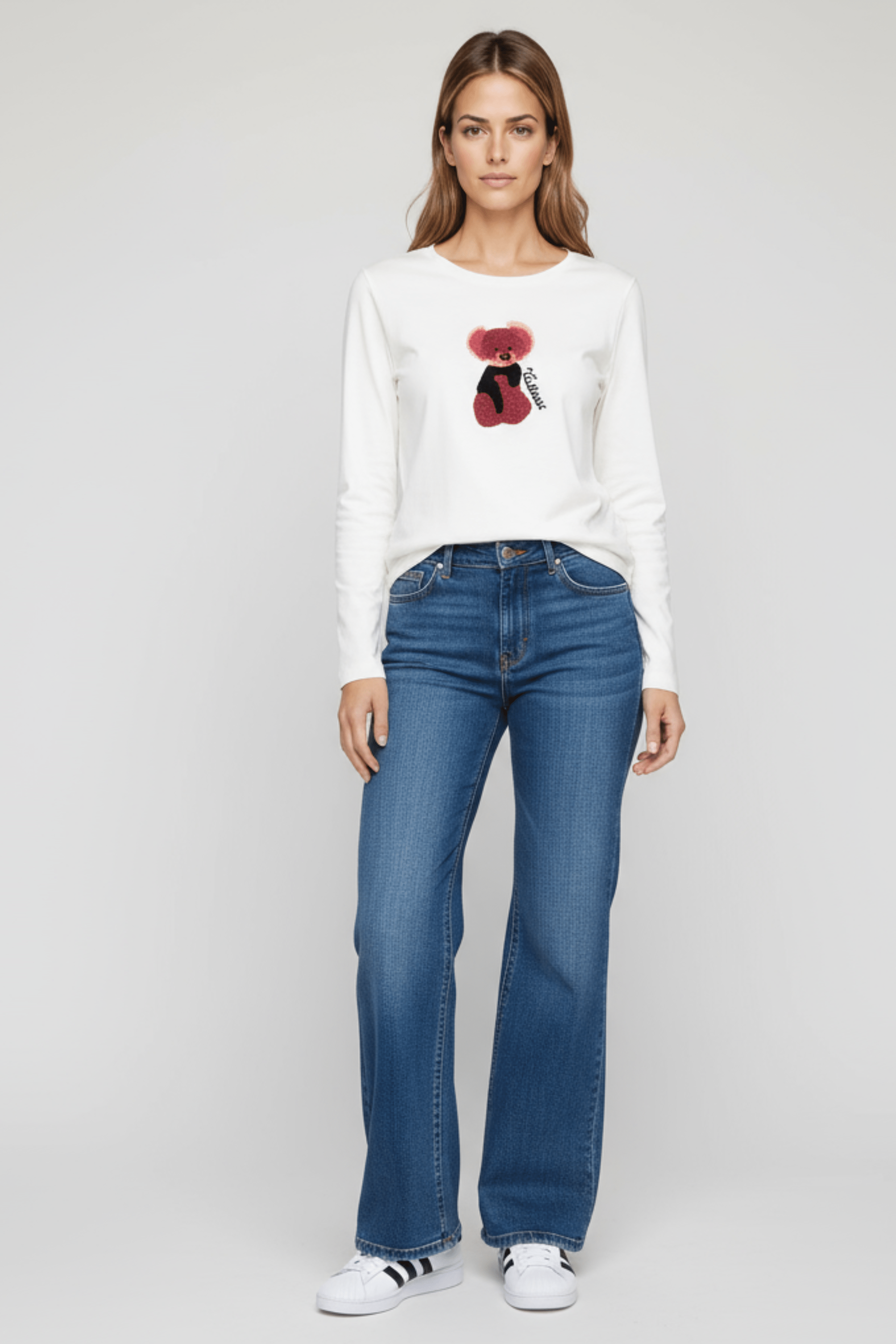 Camiseta blanca con osito fucsia bordado manga larga Lolitas&L - lolitasyl.com