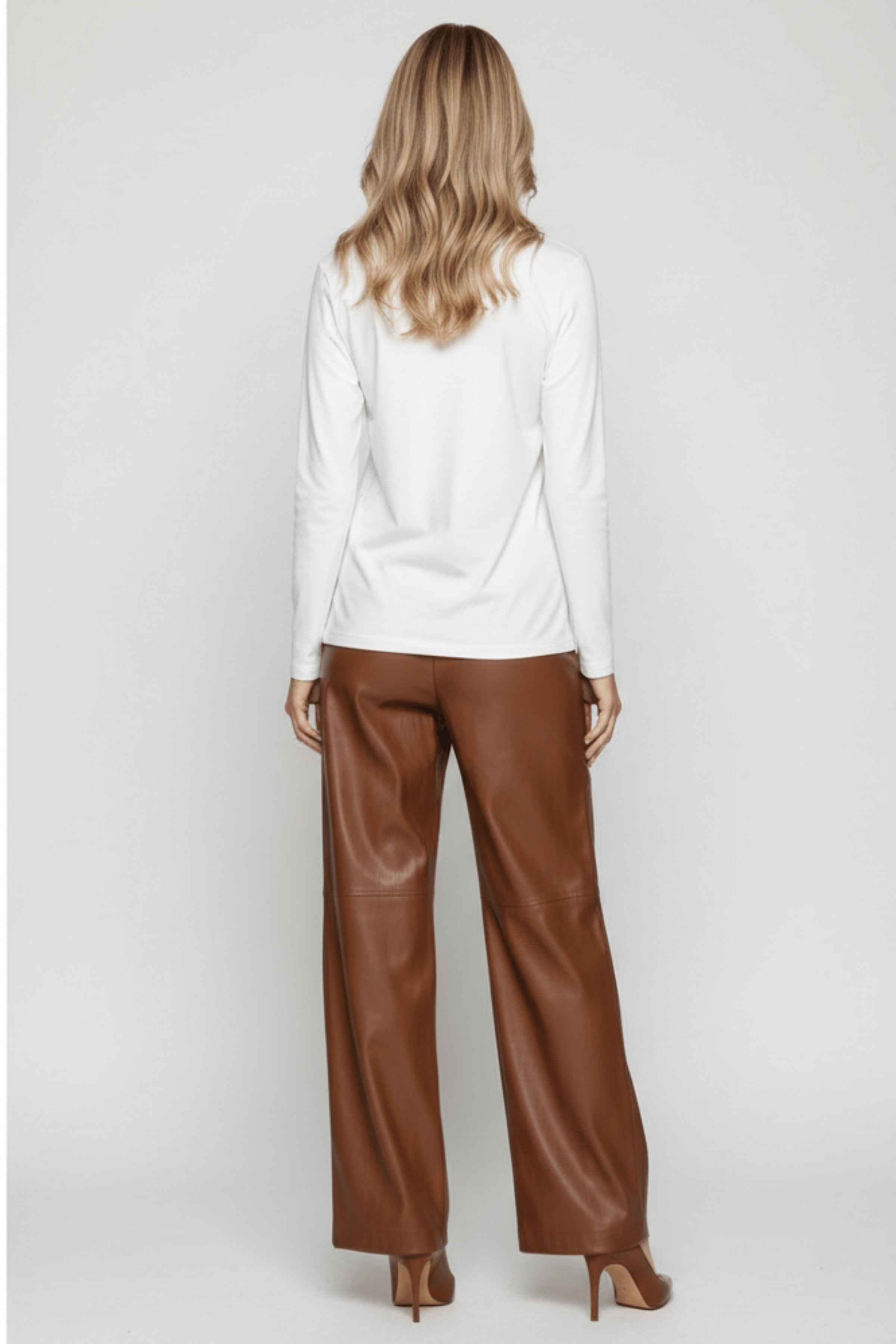 Camiseta blanca con perro bordado de flecos manga larga Lolitas&L - lolitasyl.com