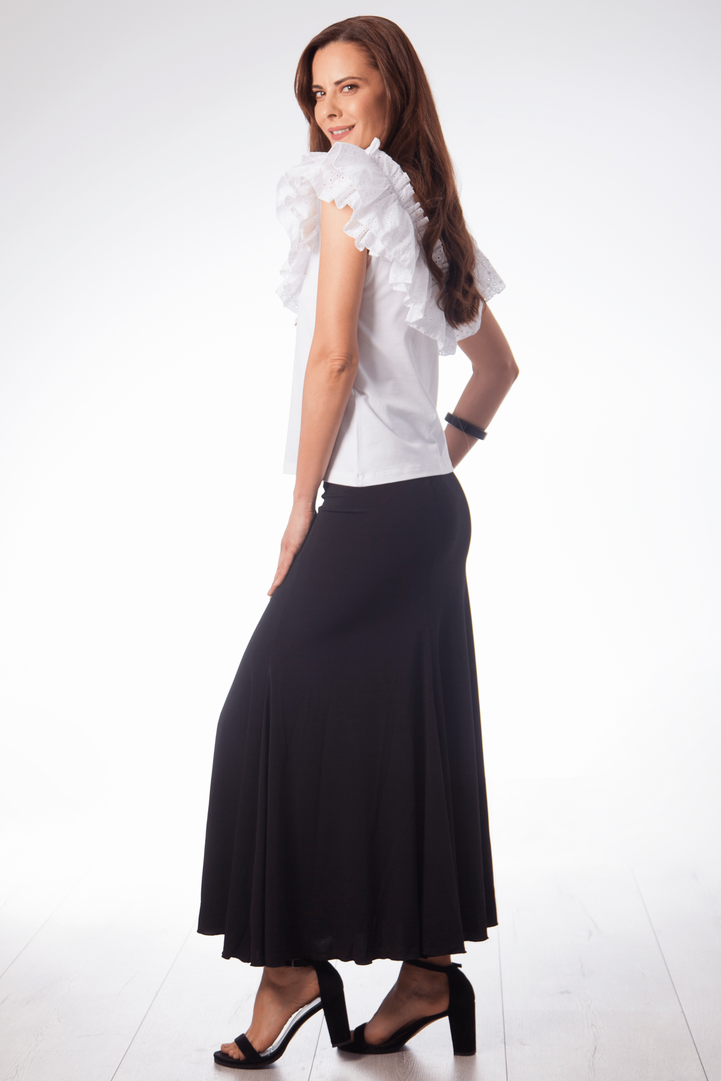 Camiseta blanca con volante bordado ingles en escote Lolitas&L - lolitasyl.com