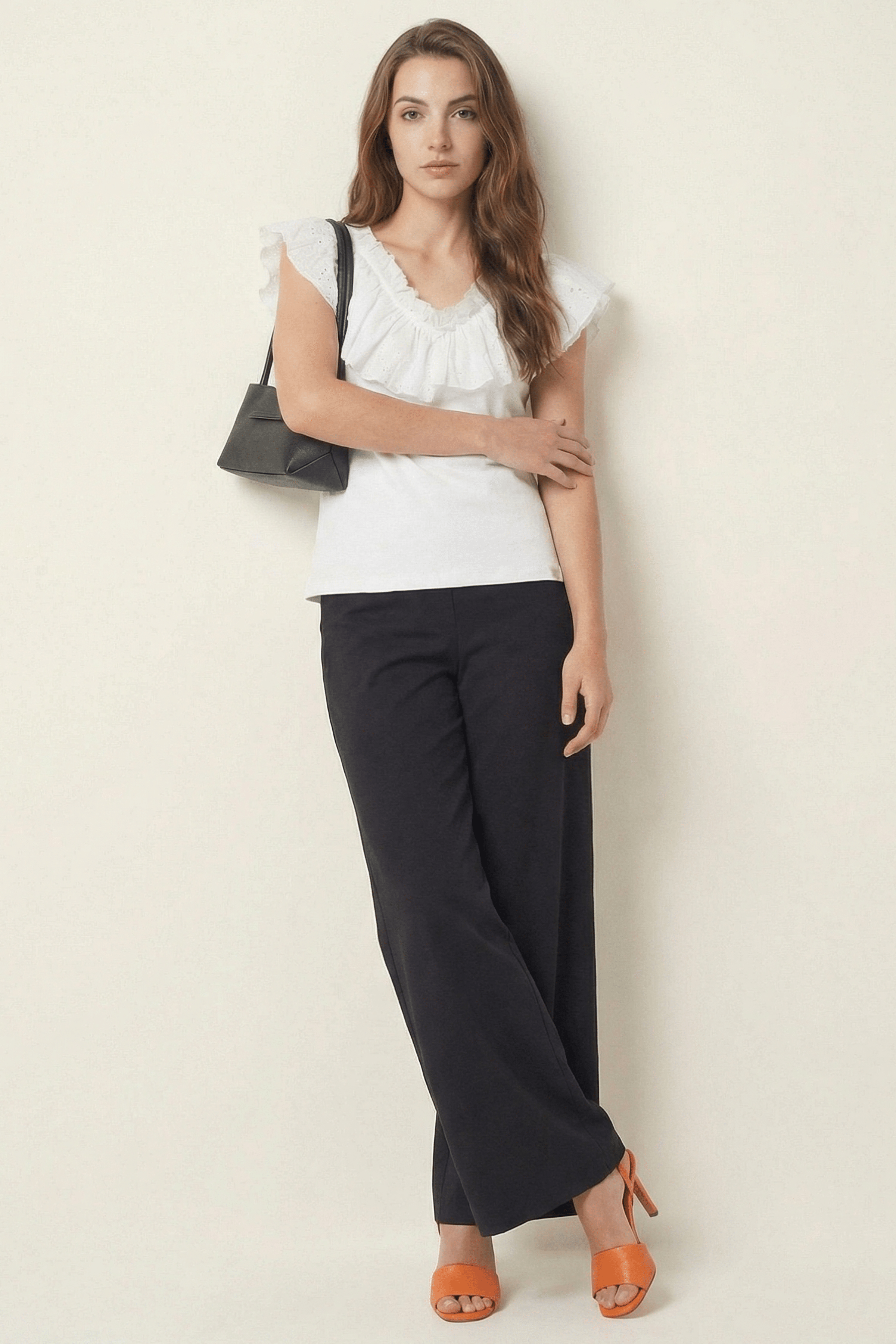 Camiseta blanca con volante bordado ingles en escote Lolitas&L - lolitasyl.com