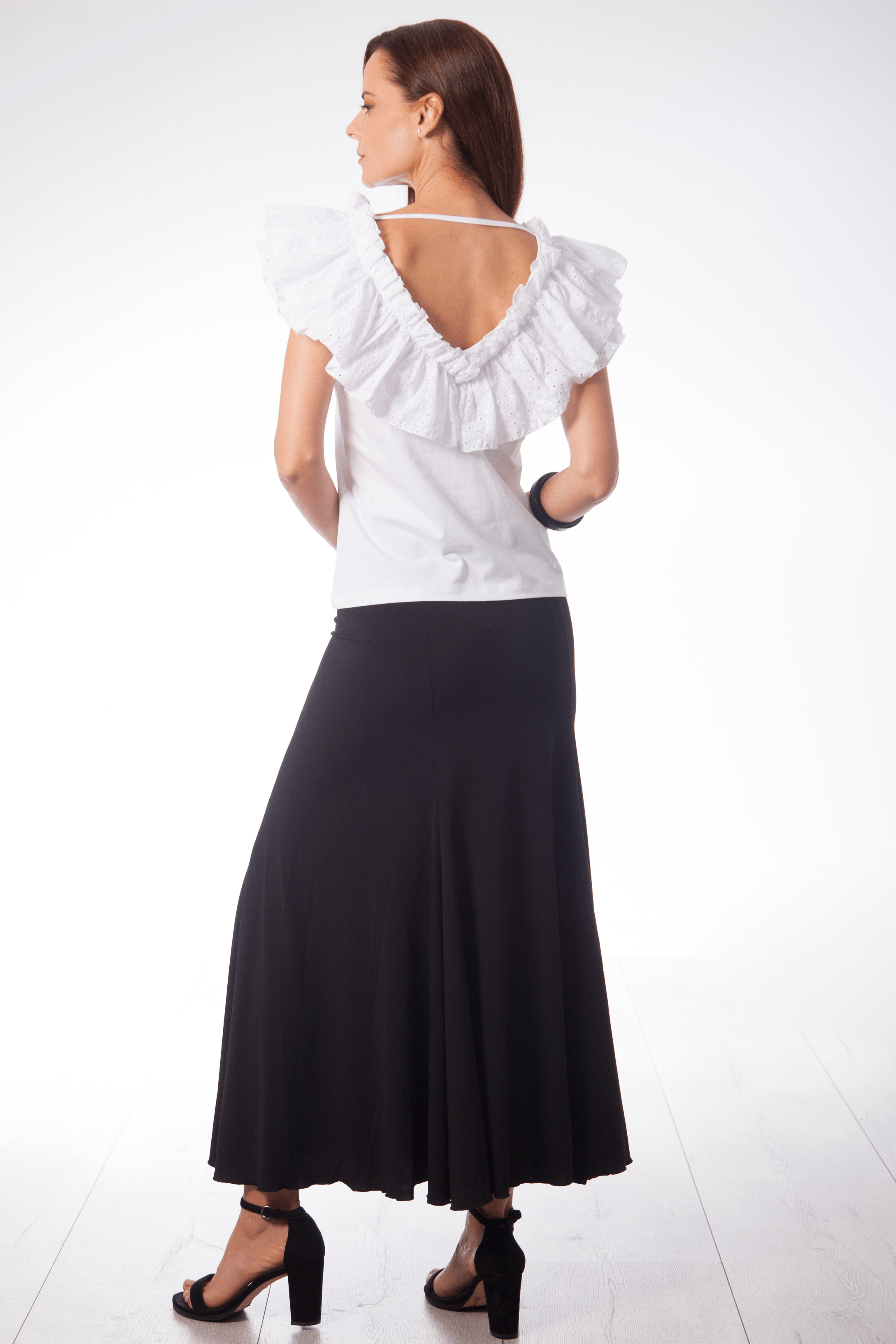 Camiseta blanca con volante bordado ingles en escote Lolitas&L - lolitasyl.com