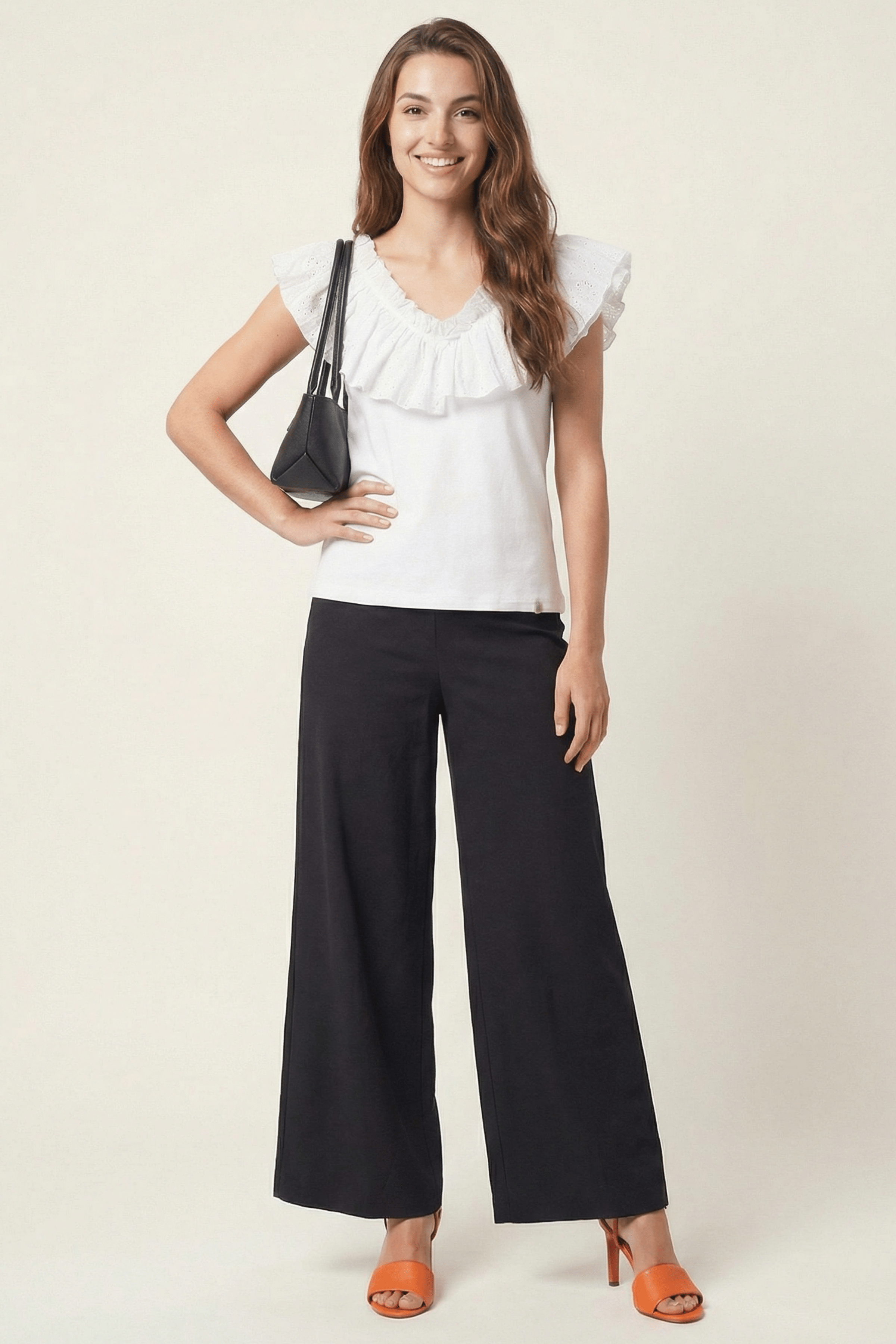 Camiseta blanca con volante bordado ingles en escote Lolitas&L - lolitasyl.com