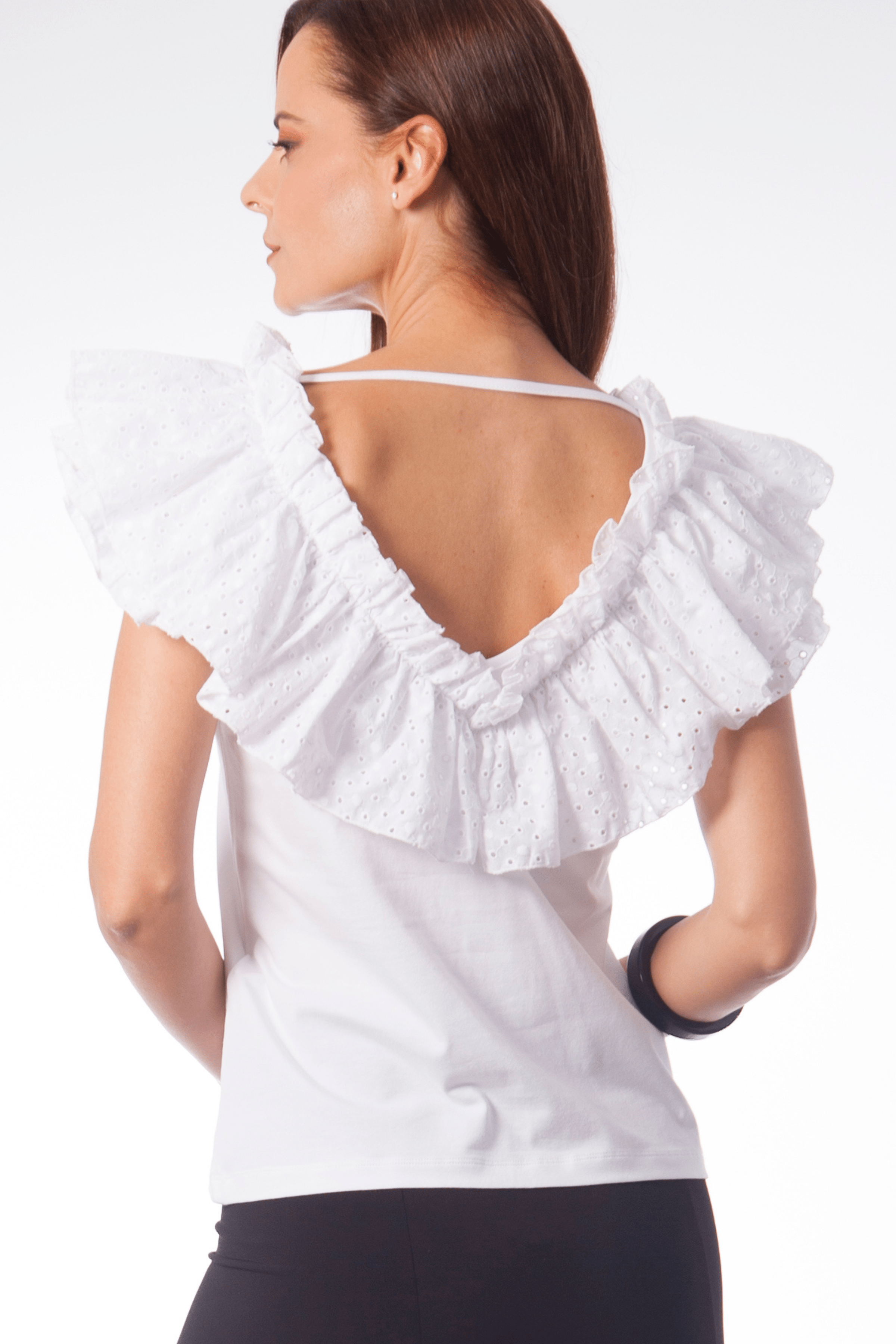 Camiseta blanca con volante bordado ingles en escote Lolitas&L - lolitasyl.com
