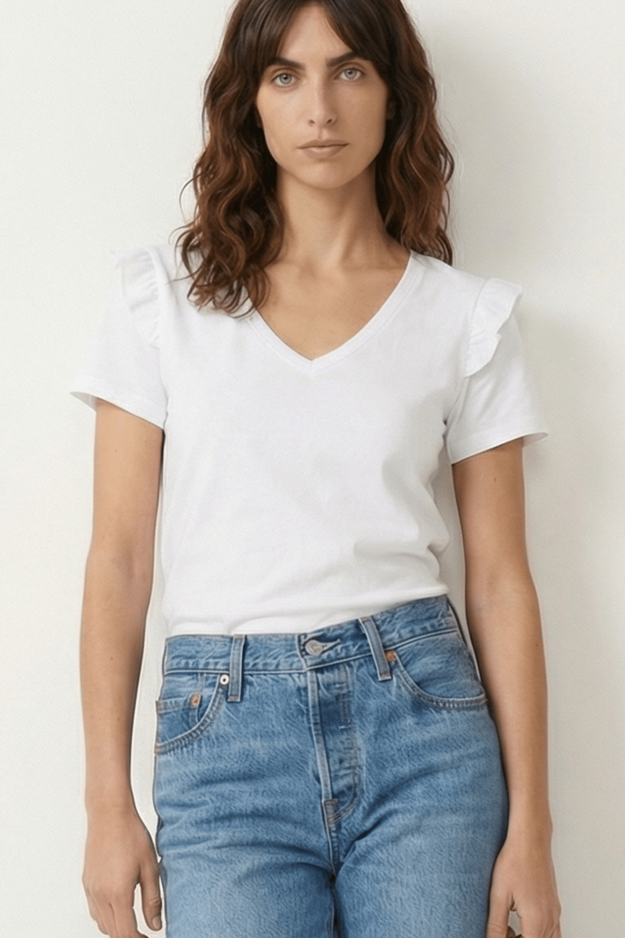 Camiseta blanca con volante en hombros Lolitas&L - lolitasyl.com