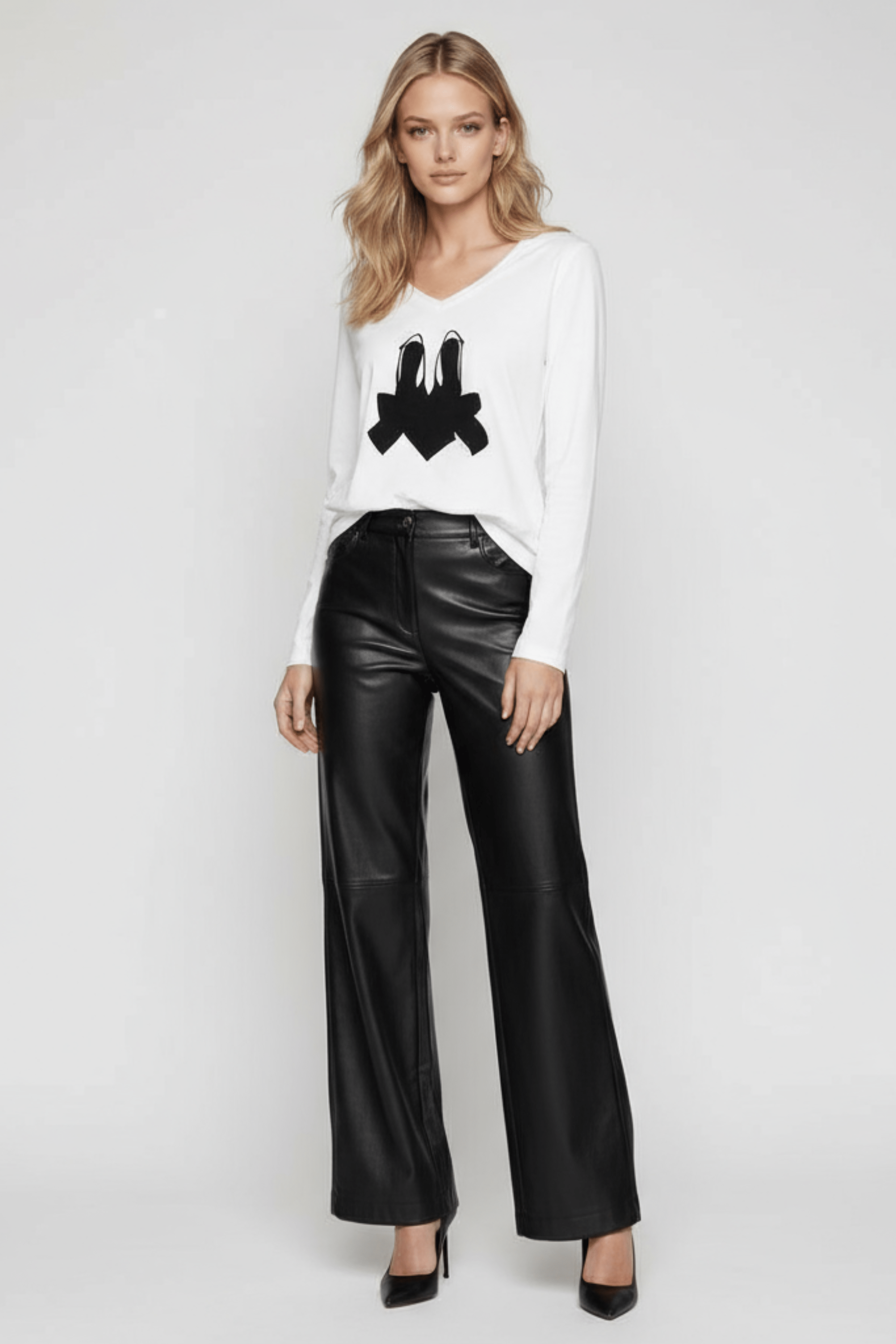 Camiseta blanca con zapatillas bordadas y lazos manga larga Lolitas&L - lolitasyl.com