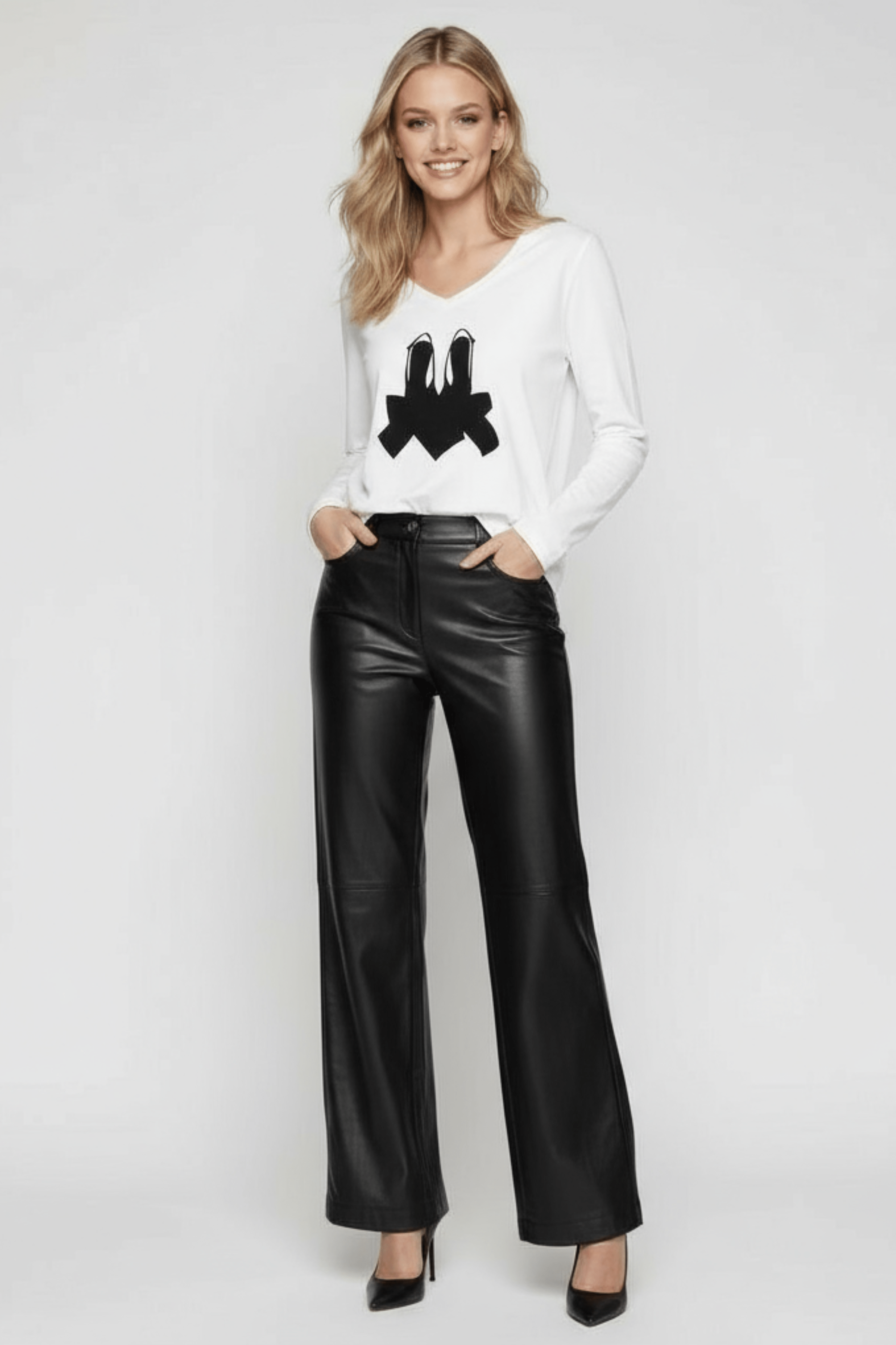 Camiseta blanca con zapatillas bordadas y lazos manga larga Lolitas&L - lolitasyl.com