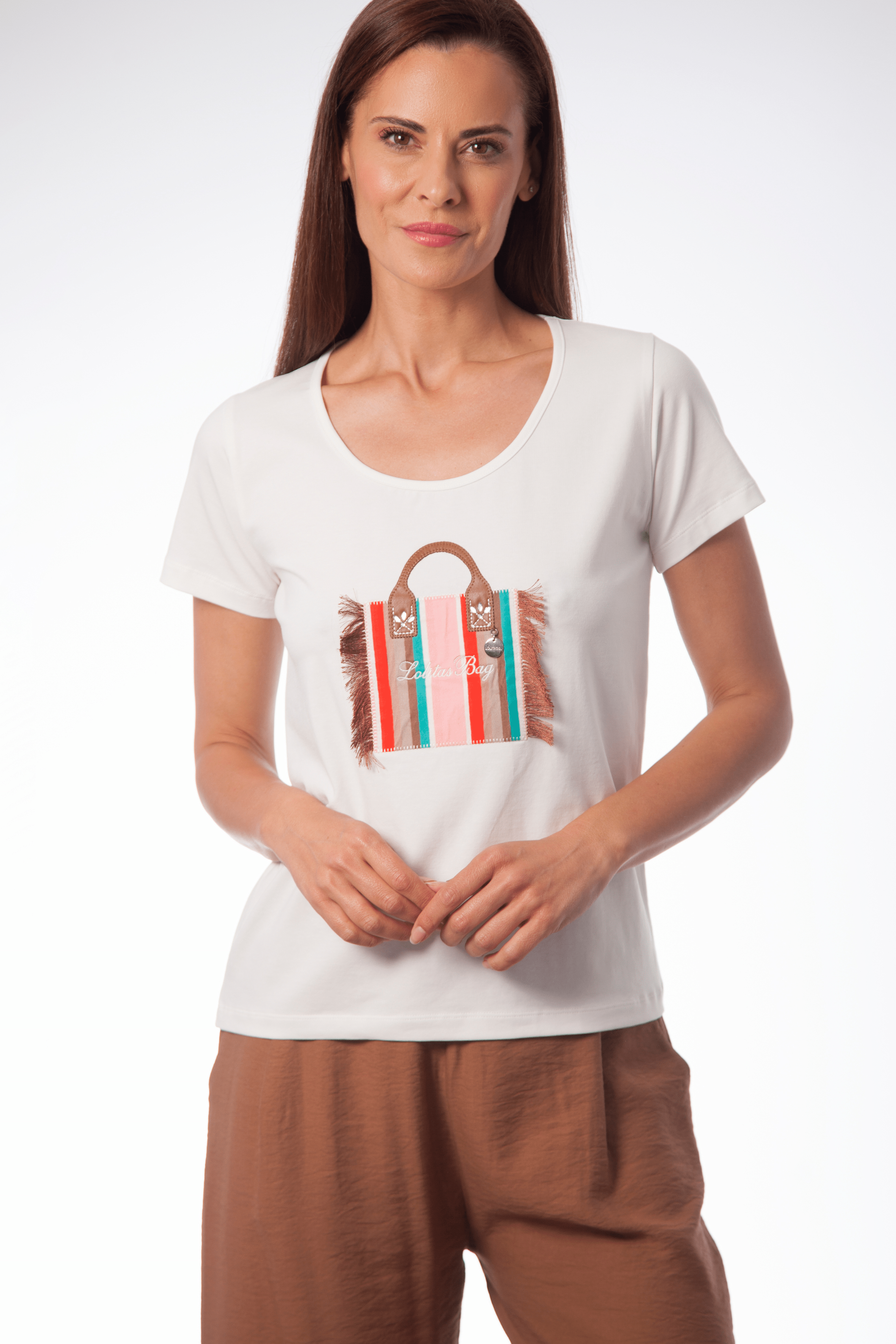 Camiseta blanca detalle bordado bolso con flecos Lolitas&L - lolitasyl.com