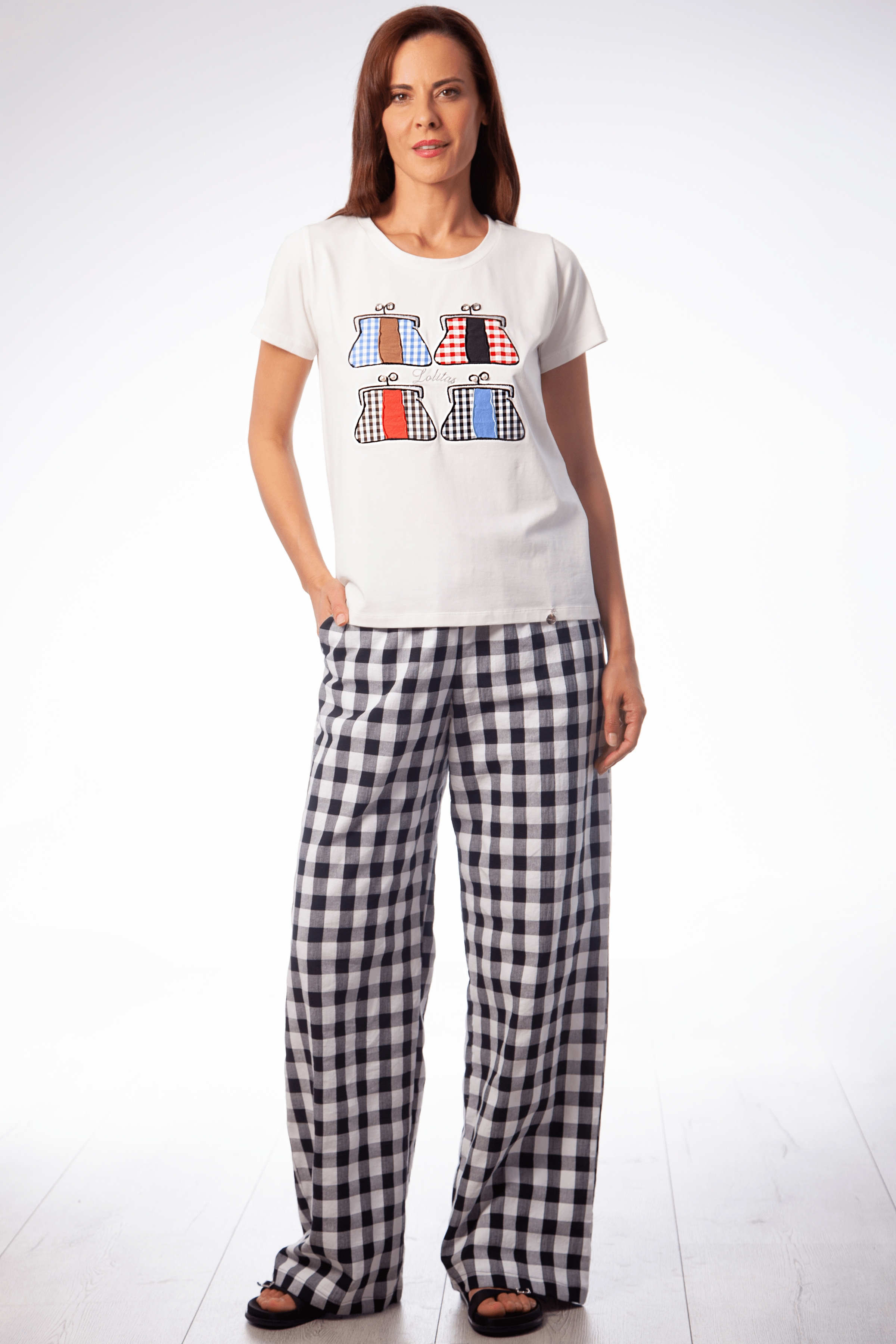 Camiseta blanca motivo bolsitos bordados Lolitas&L - lolitasyl.com