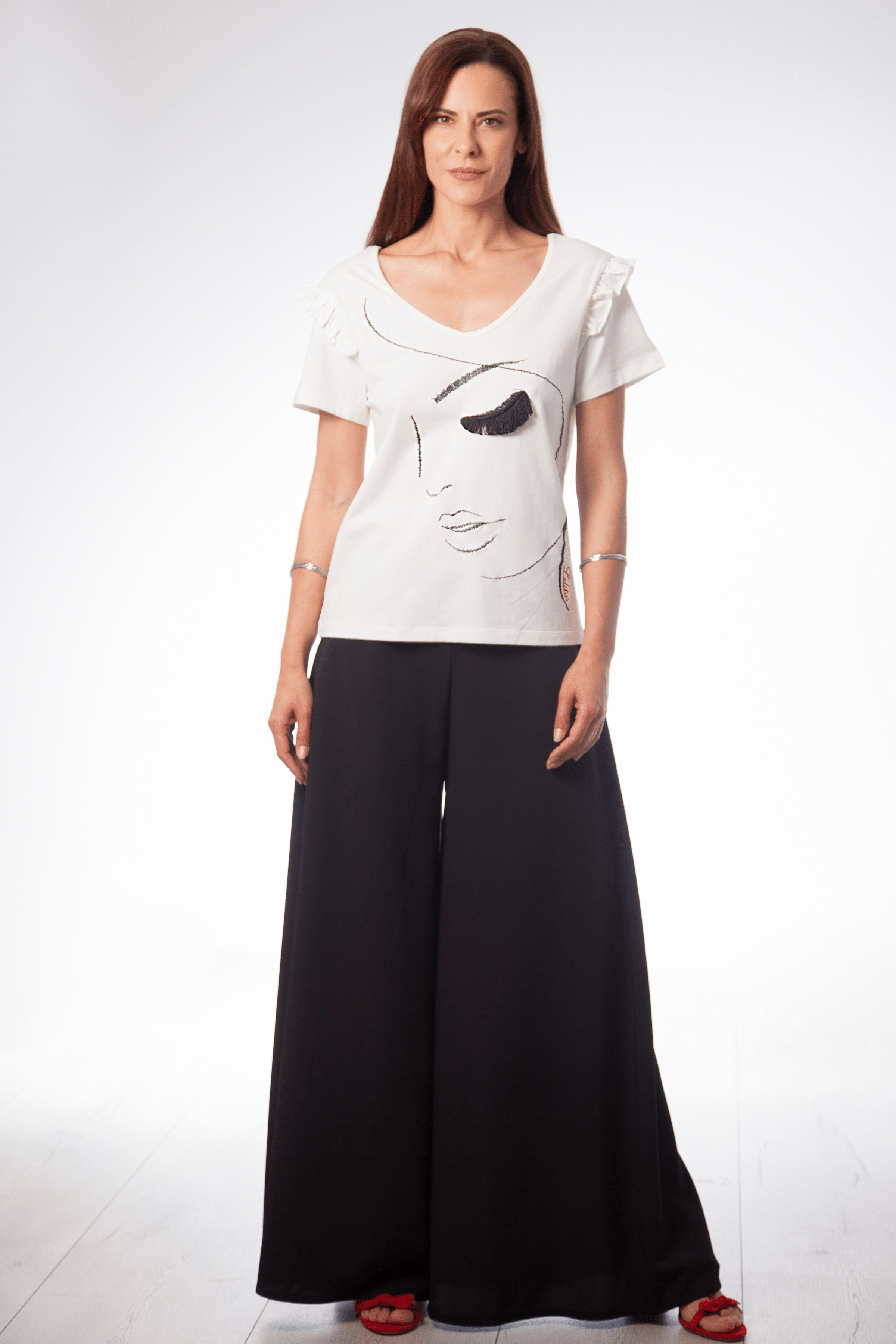 Camiseta blanca silueta estampada con pestaña lolitas&L - lolitasyl.com