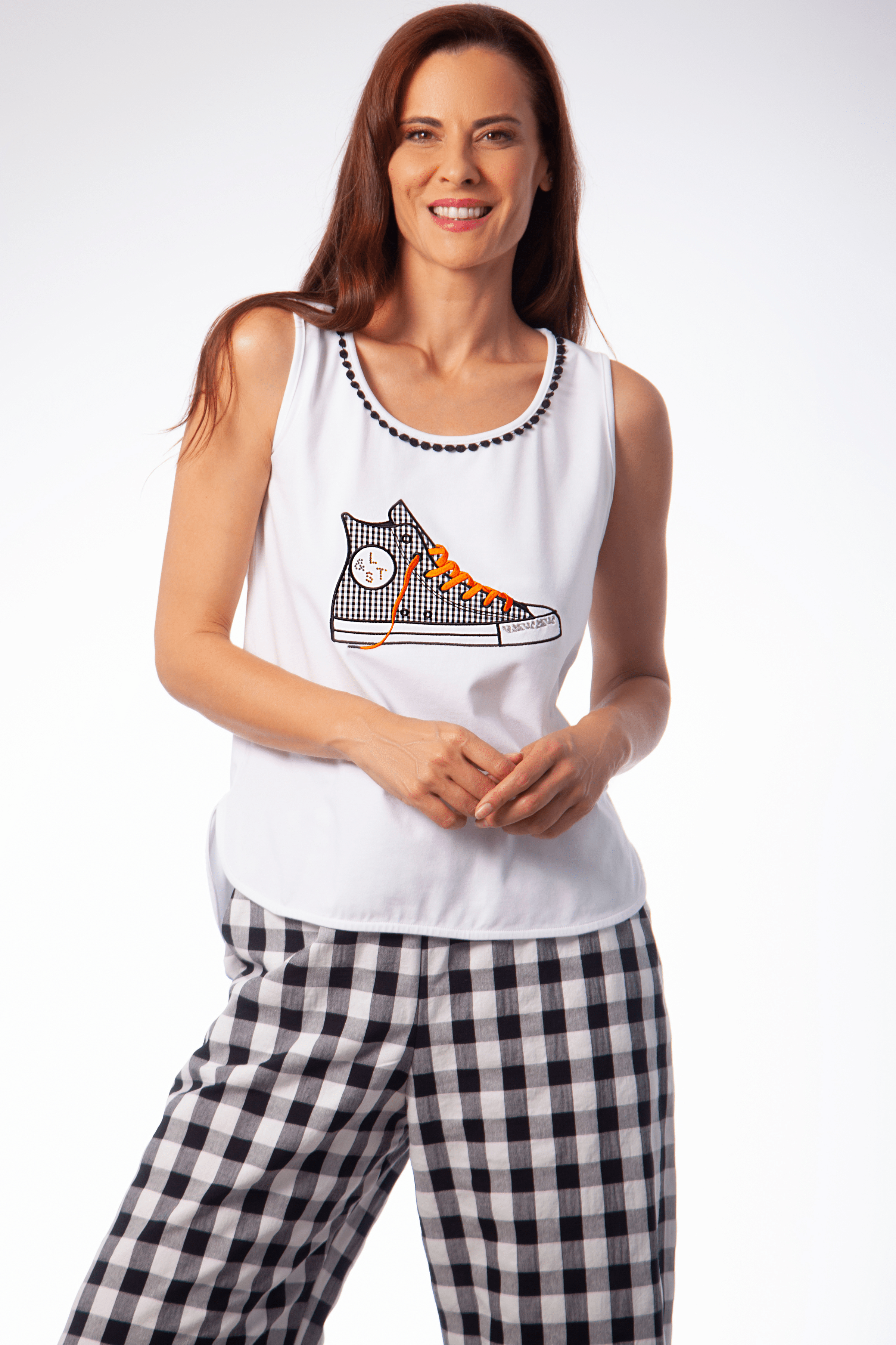 Camiseta blanca tirantes bordado zapatilla Lolitas&L - lolitasyl.com