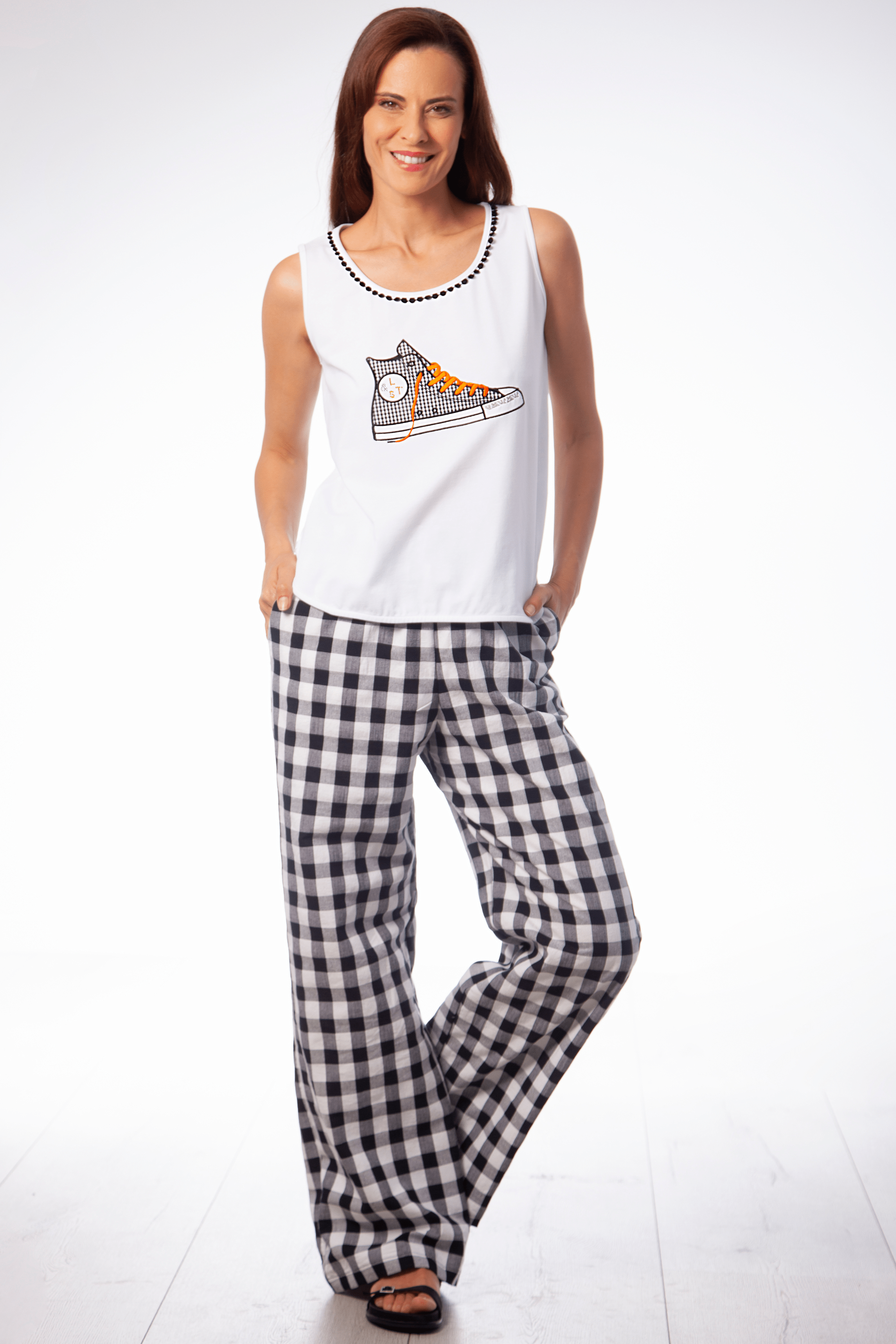 Camiseta blanca tirantes bordado zapatilla Lolitas&L - lolitasyl.com