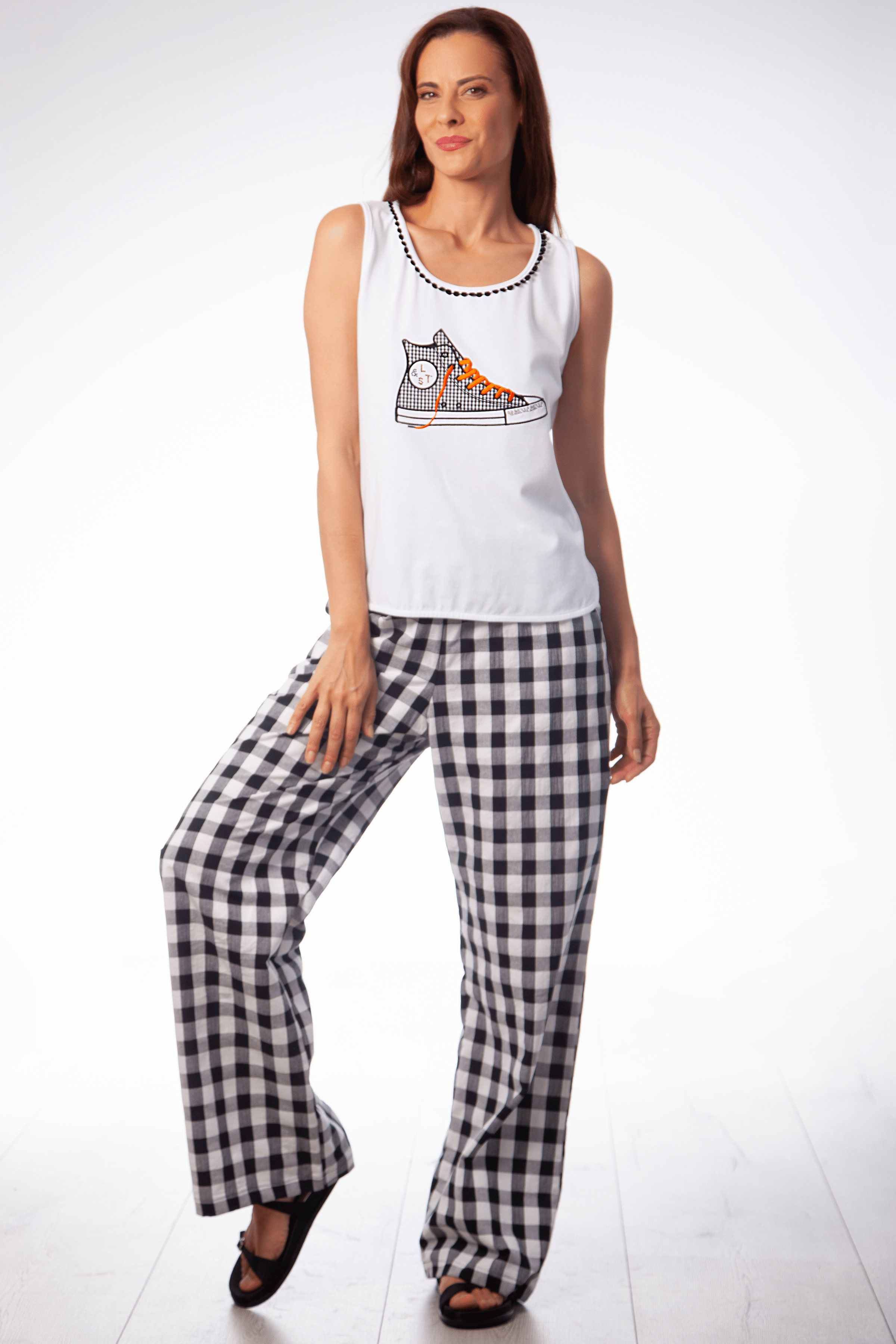 Camiseta blanca tirantes bordado zapatilla Lolitas&L - lolitasyl.com