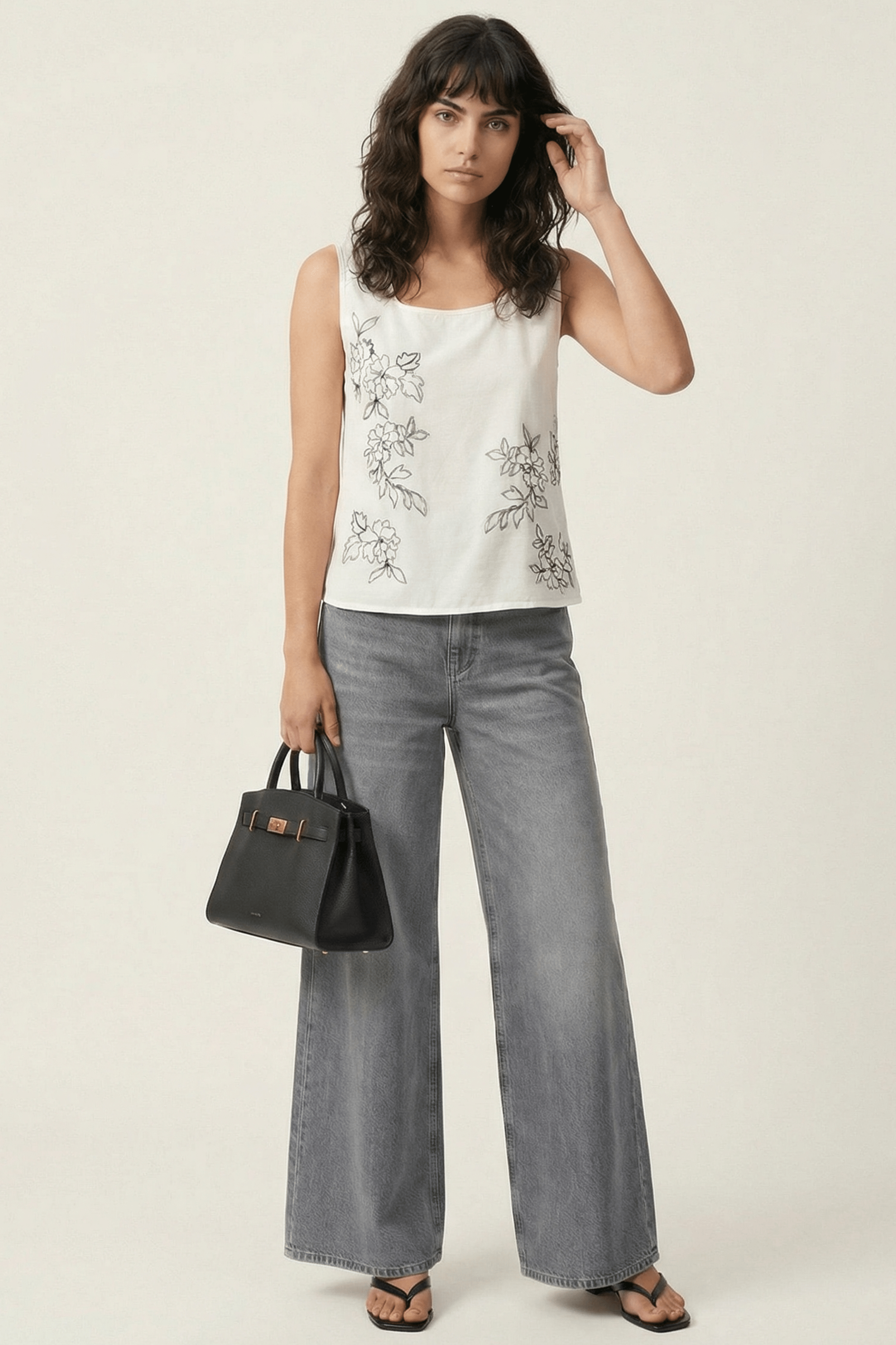 Camiseta blanca tirantes con bordado flor Lolitas&L - lolitasyl.com