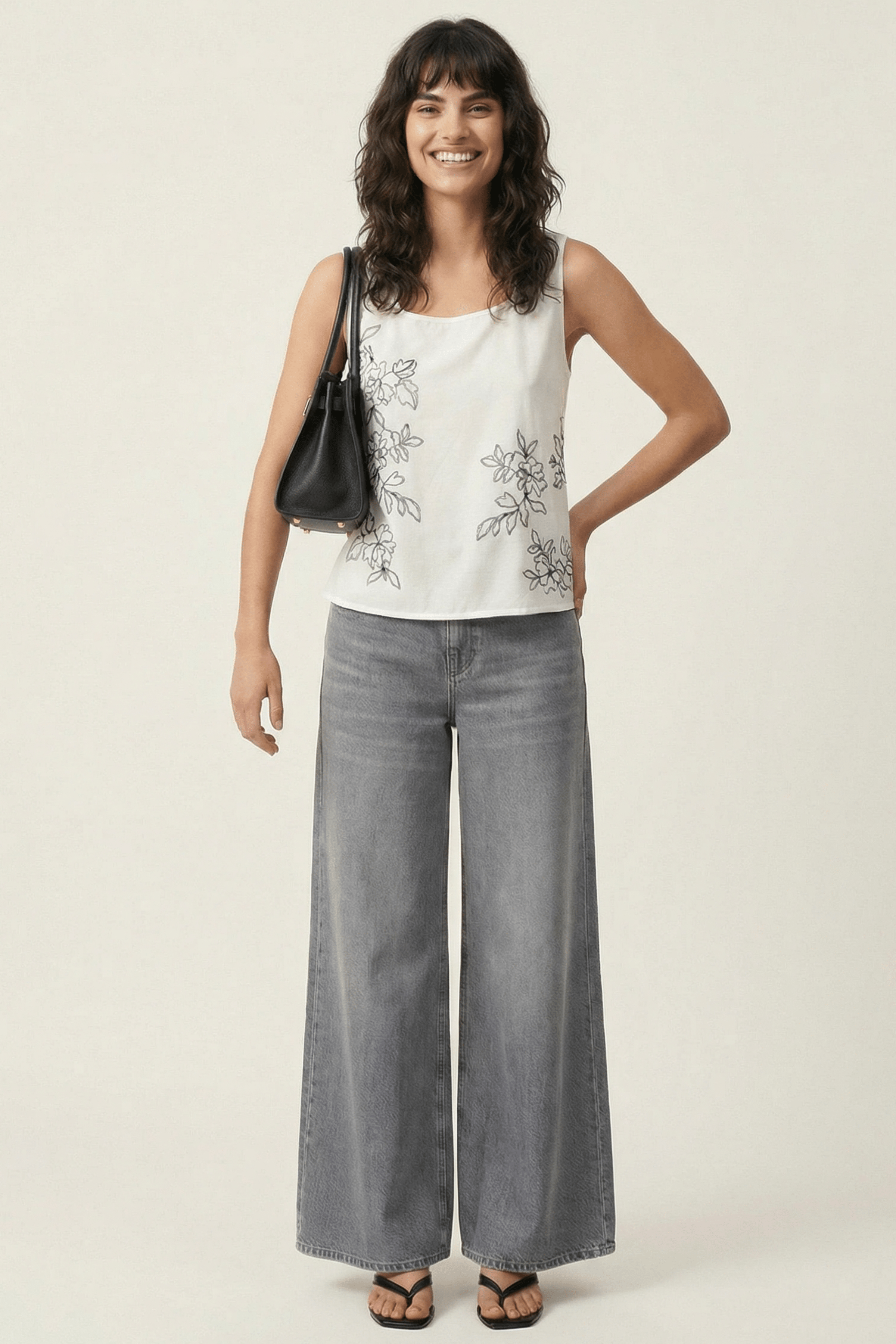 Camiseta blanca tirantes con bordado flor Lolitas&L - lolitasyl.com