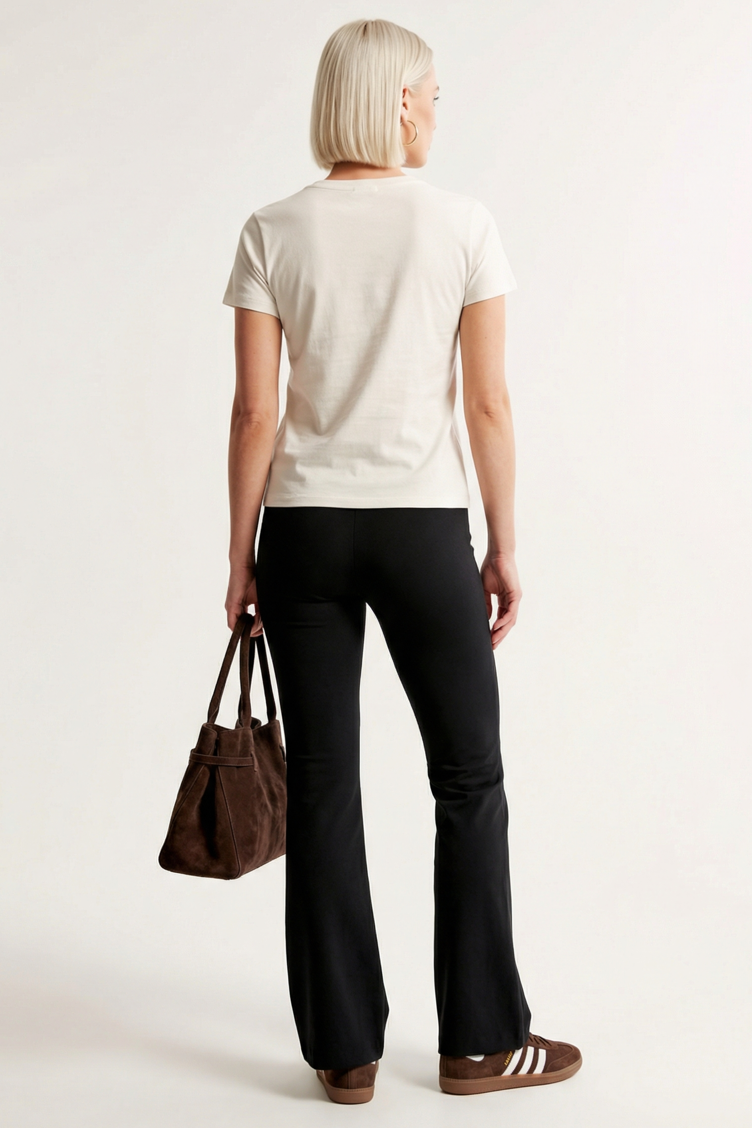 Camiseta crema basica con escote collar y manga corta Lolitas&L