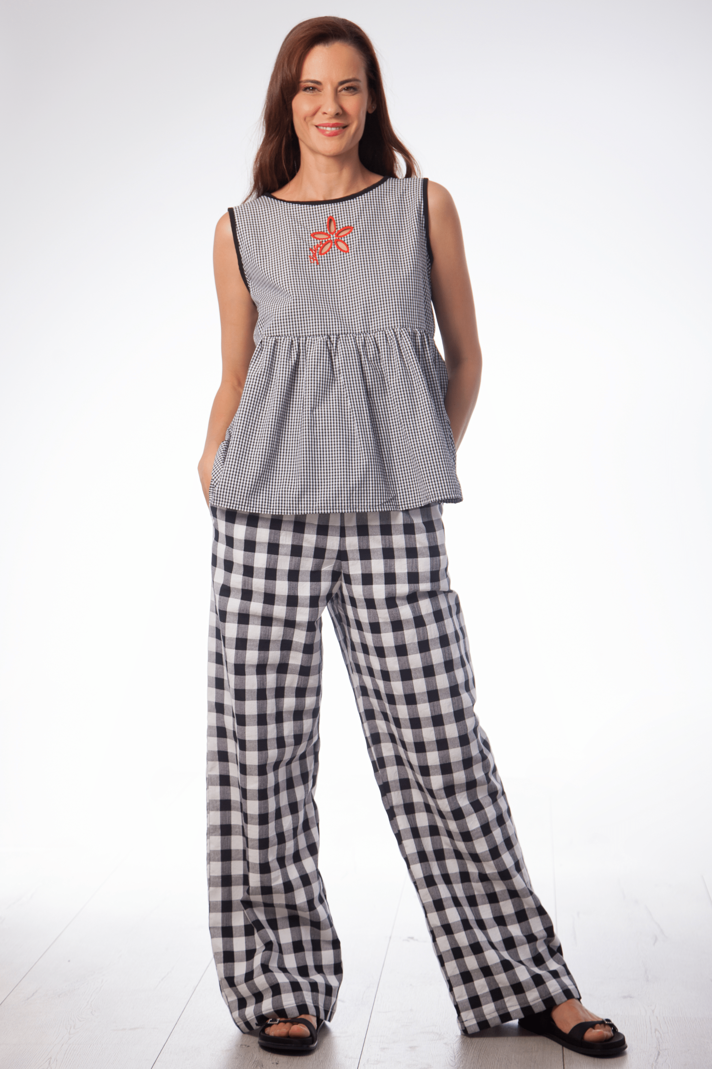 Camiseta cuadro vichy negro con bordado flor Lolitas&L - lolitasyl.com