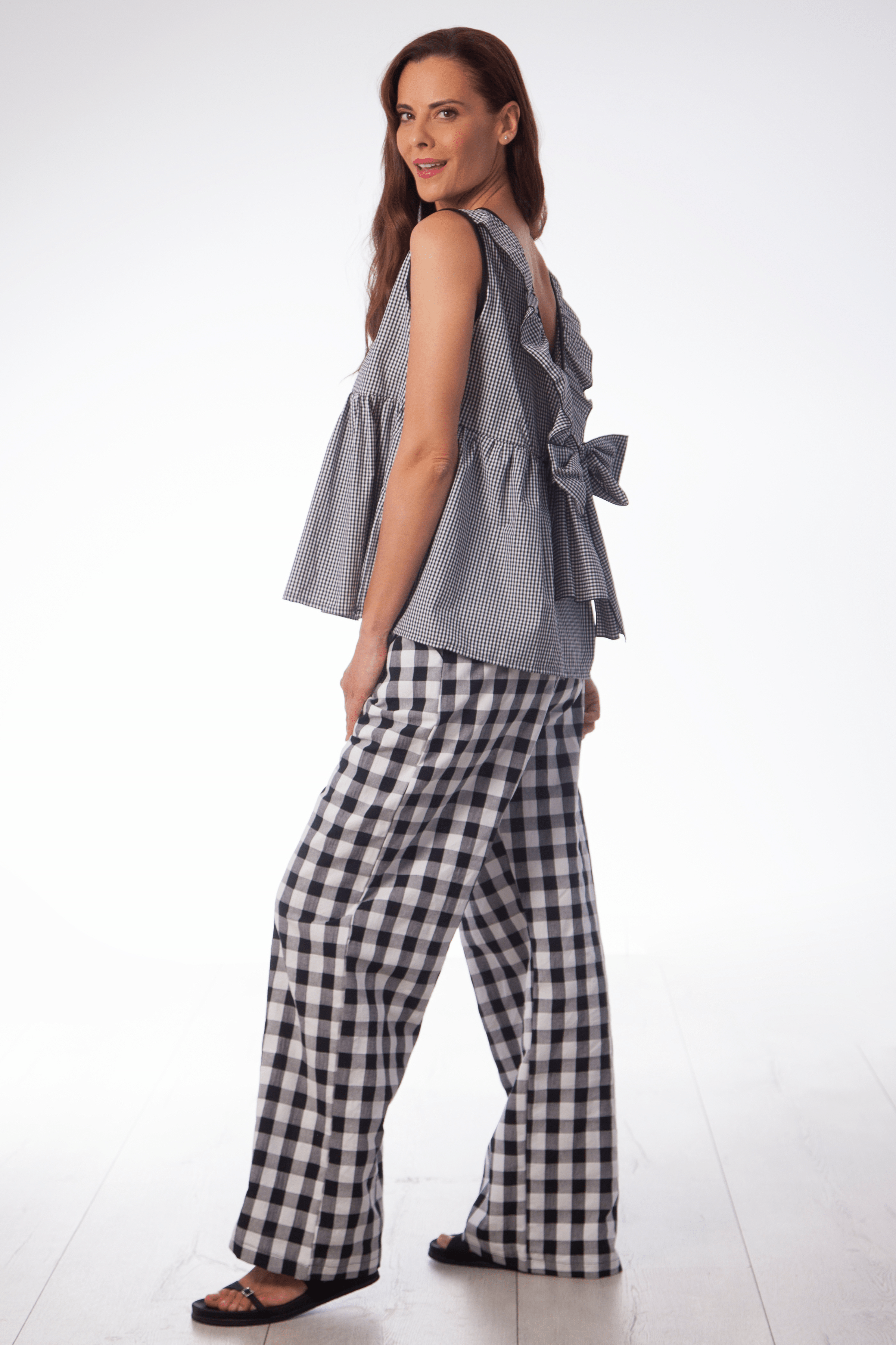 Camiseta cuadro vichy negro con bordado flor Lolitas&L - lolitasyl.com