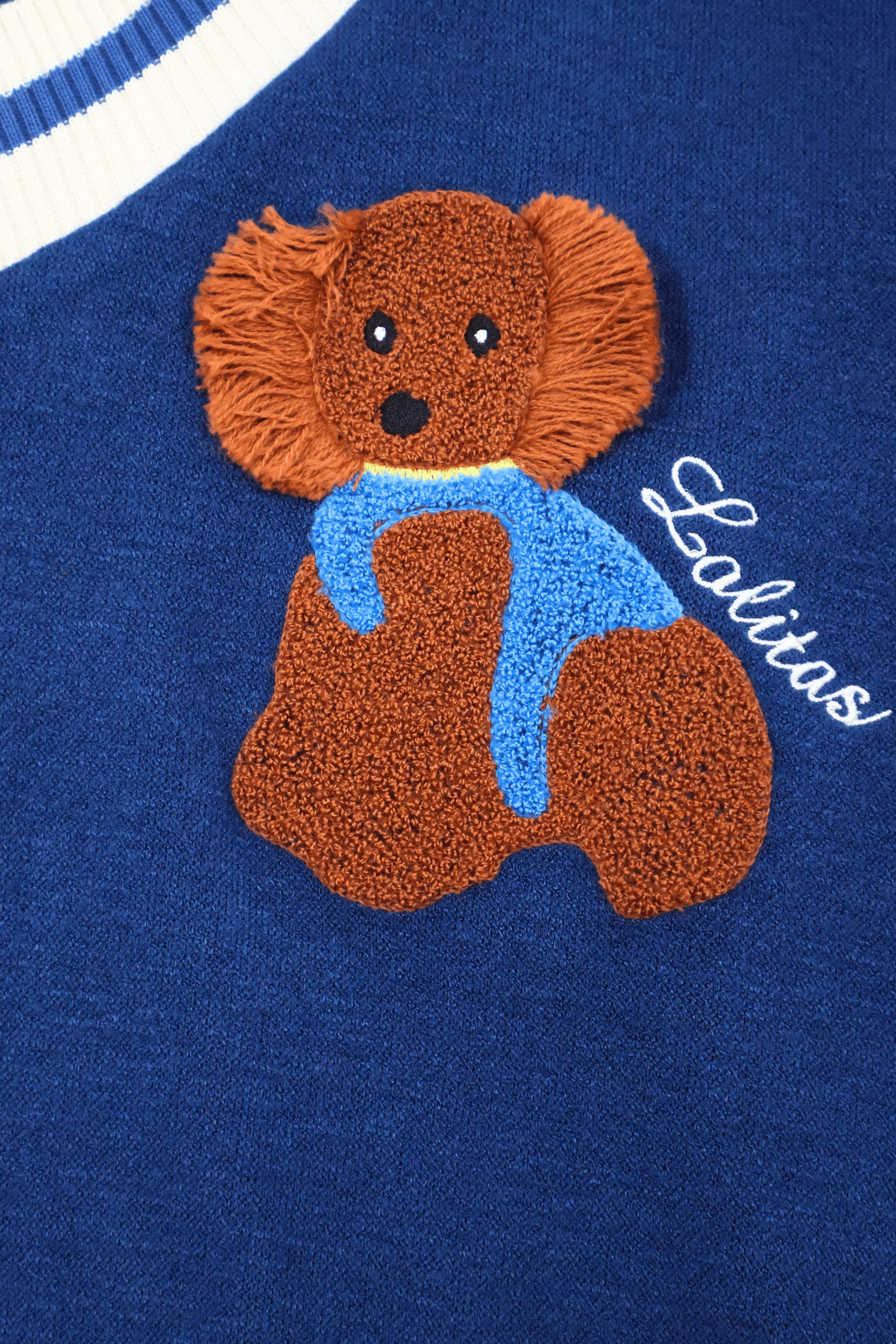 Camiseta de punto azul con elasticos y bordado osito Lolitas&L - lolitasyl.com