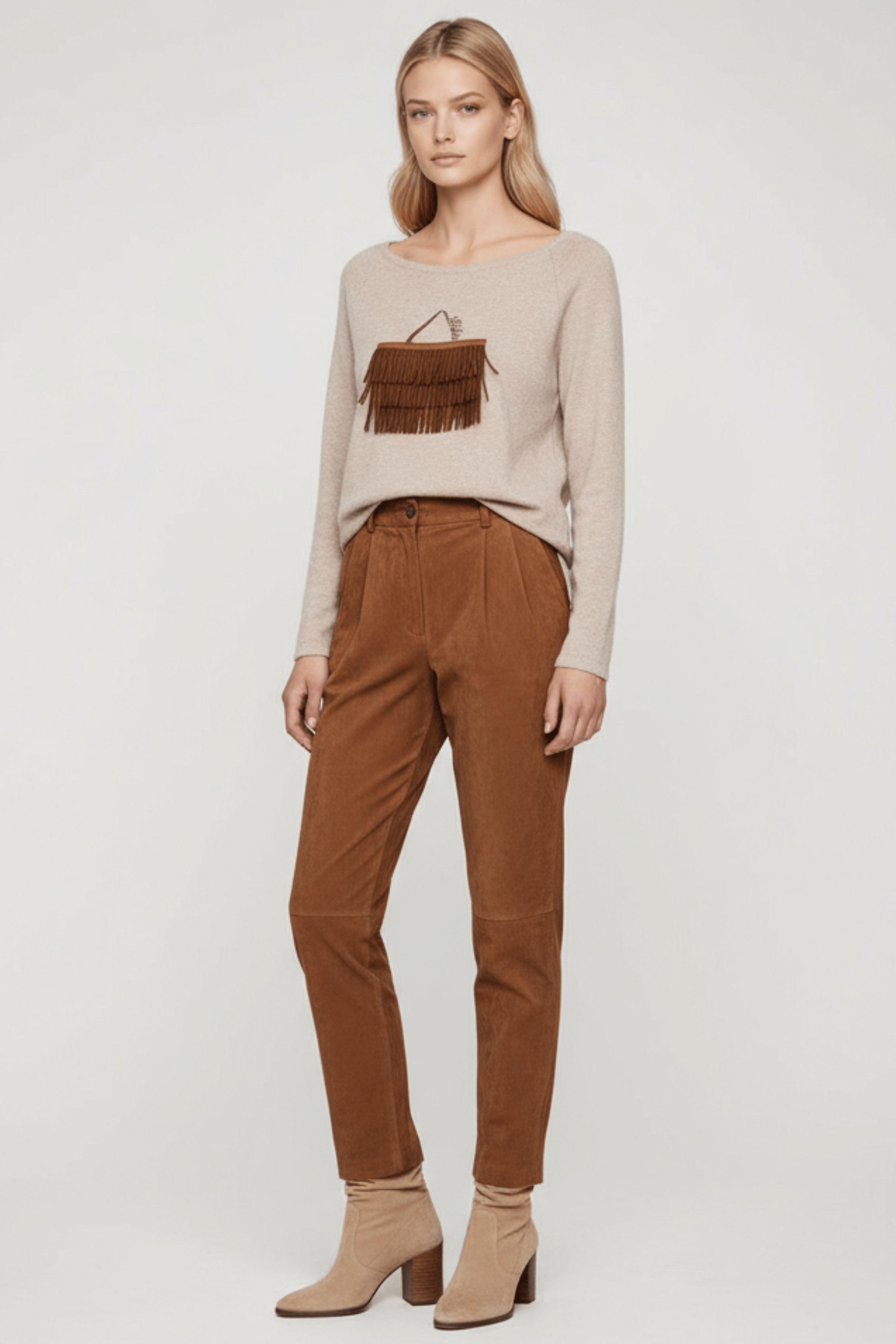 Camiseta de punto beige con bolsito de antelina flecos Lolitas&L - lolitasyl.com