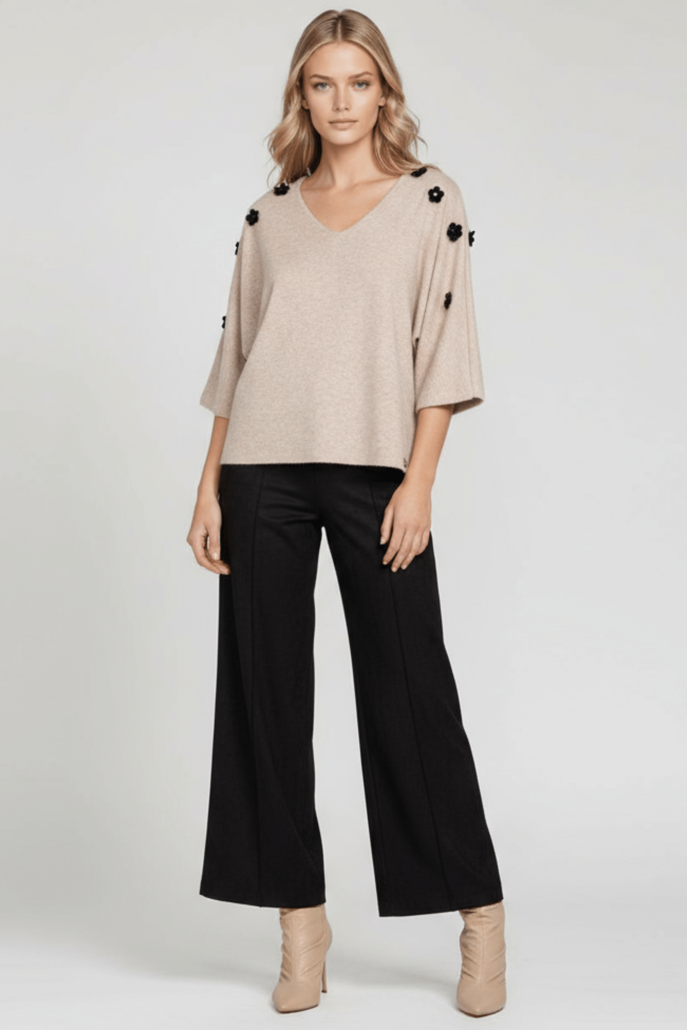 Camiseta de punto beige murcielago con flores antelina Lolitas&L - lolitasyl.com