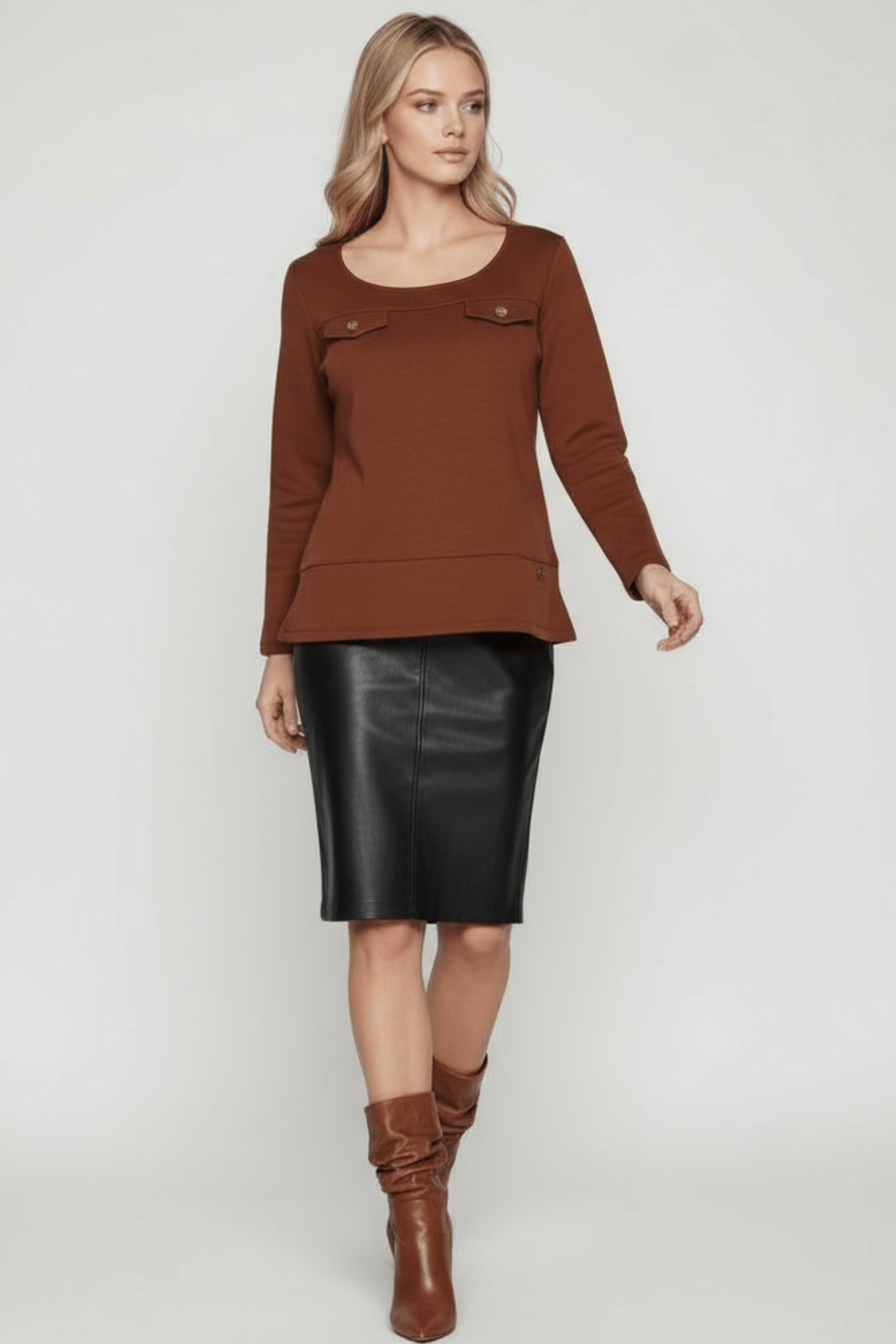 Camiseta de punto marron con botones dorados Lolitas&L - lolitasyl.com