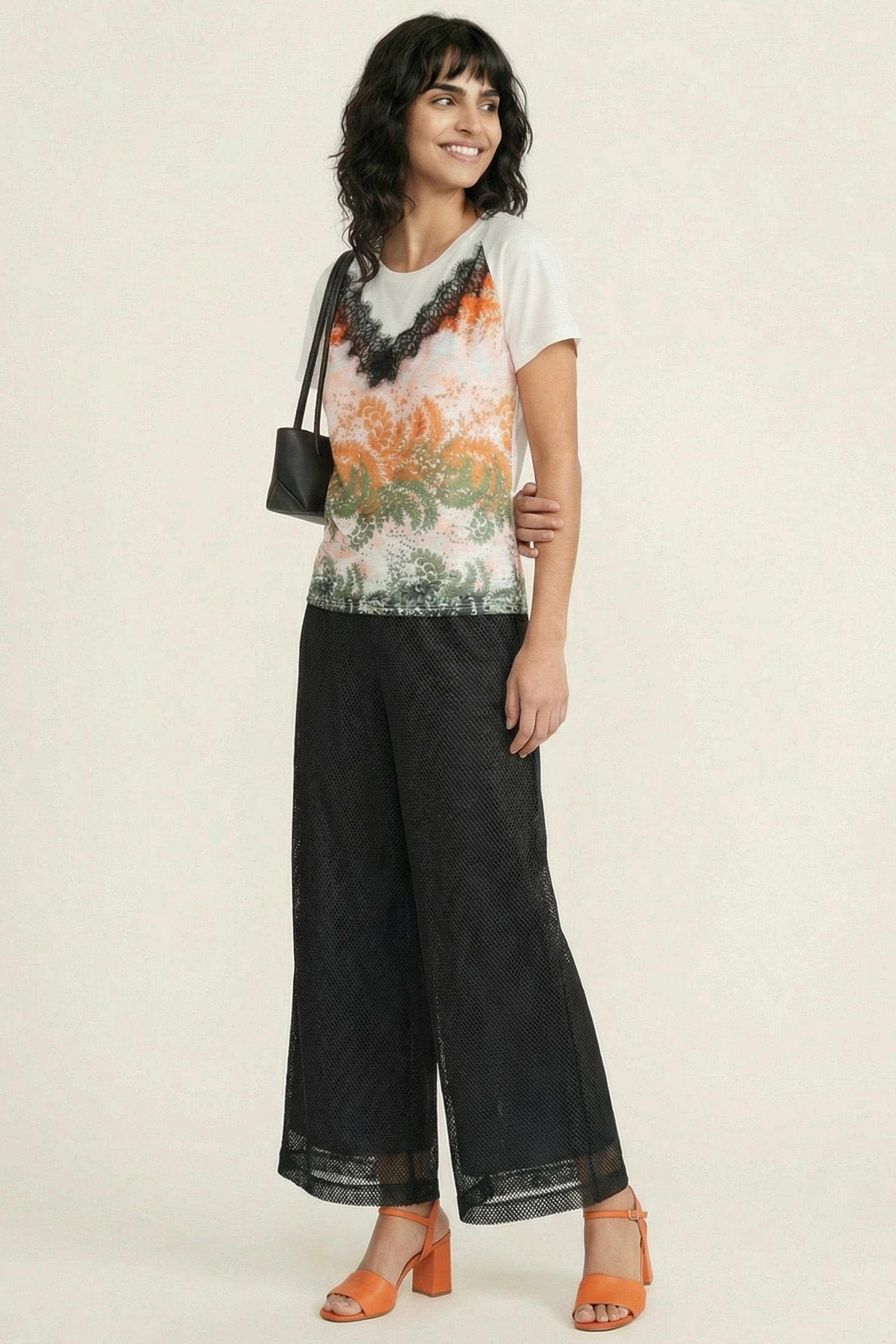 Camiseta estampado Leaves con puntilla en escote LolitasyL